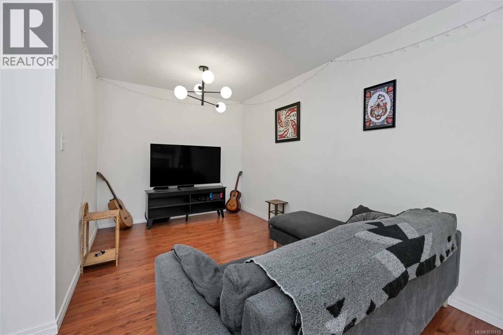212 899 Darwin Avenue property photo
