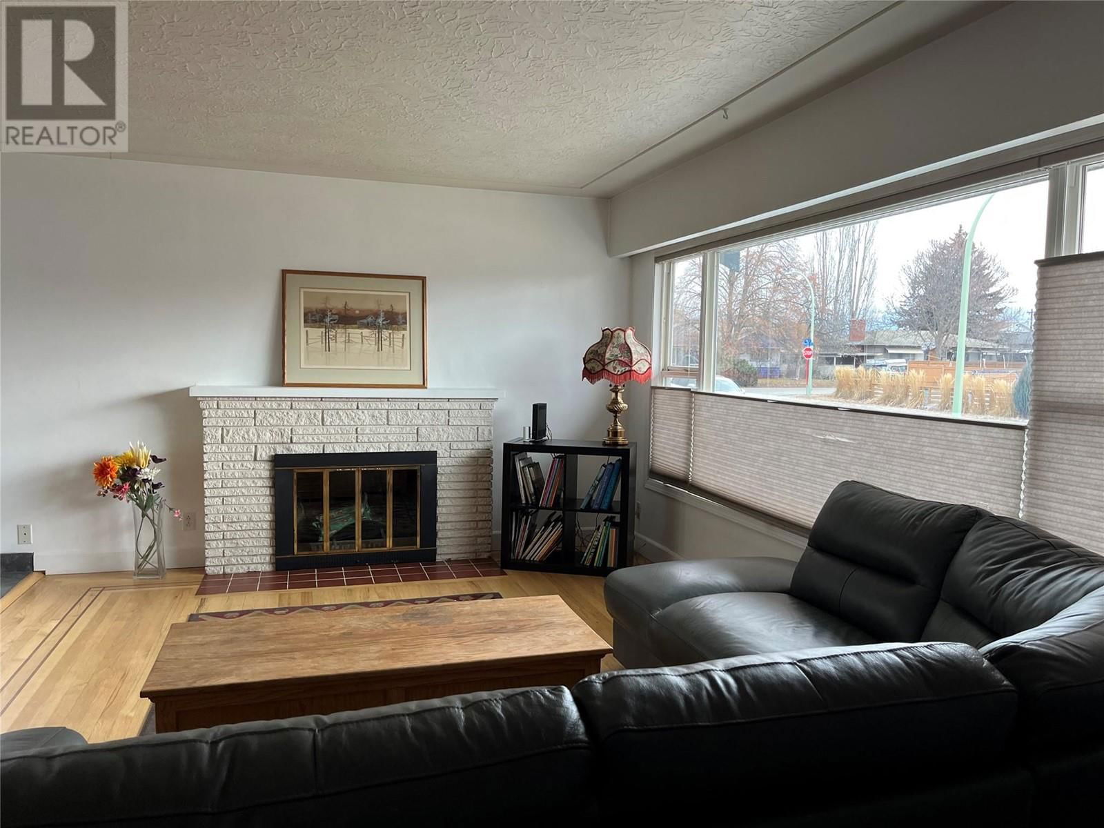 1368 BING AVENUE Image 7