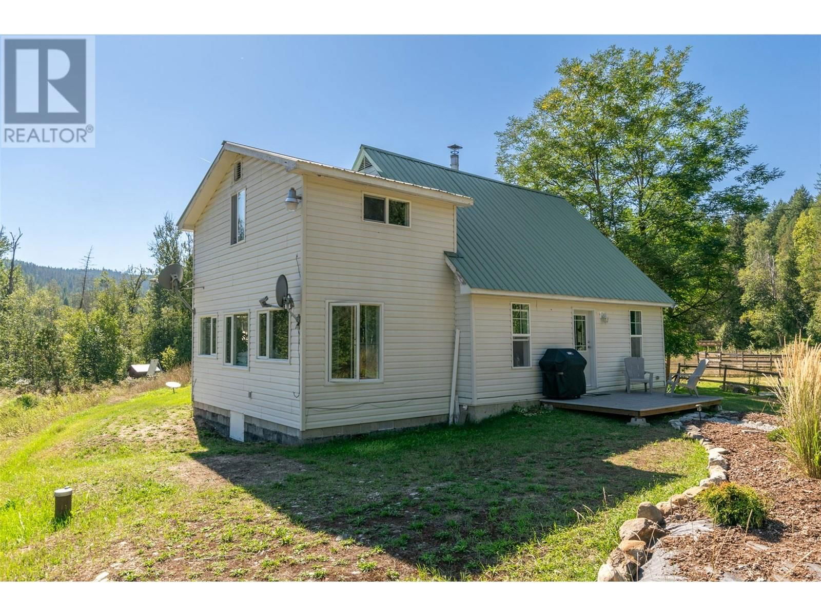 2904 Enderby Mabel Lake Road Image 38