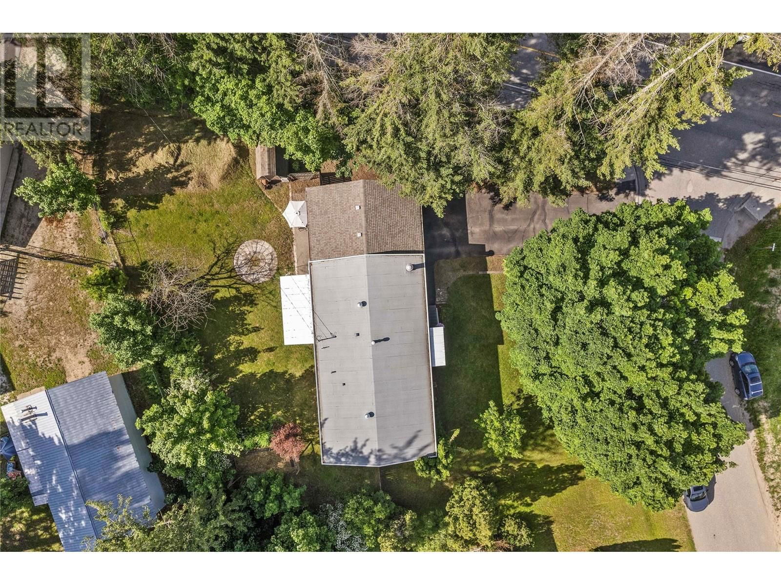 880 28TH STREET SOUTHEAST Image 14