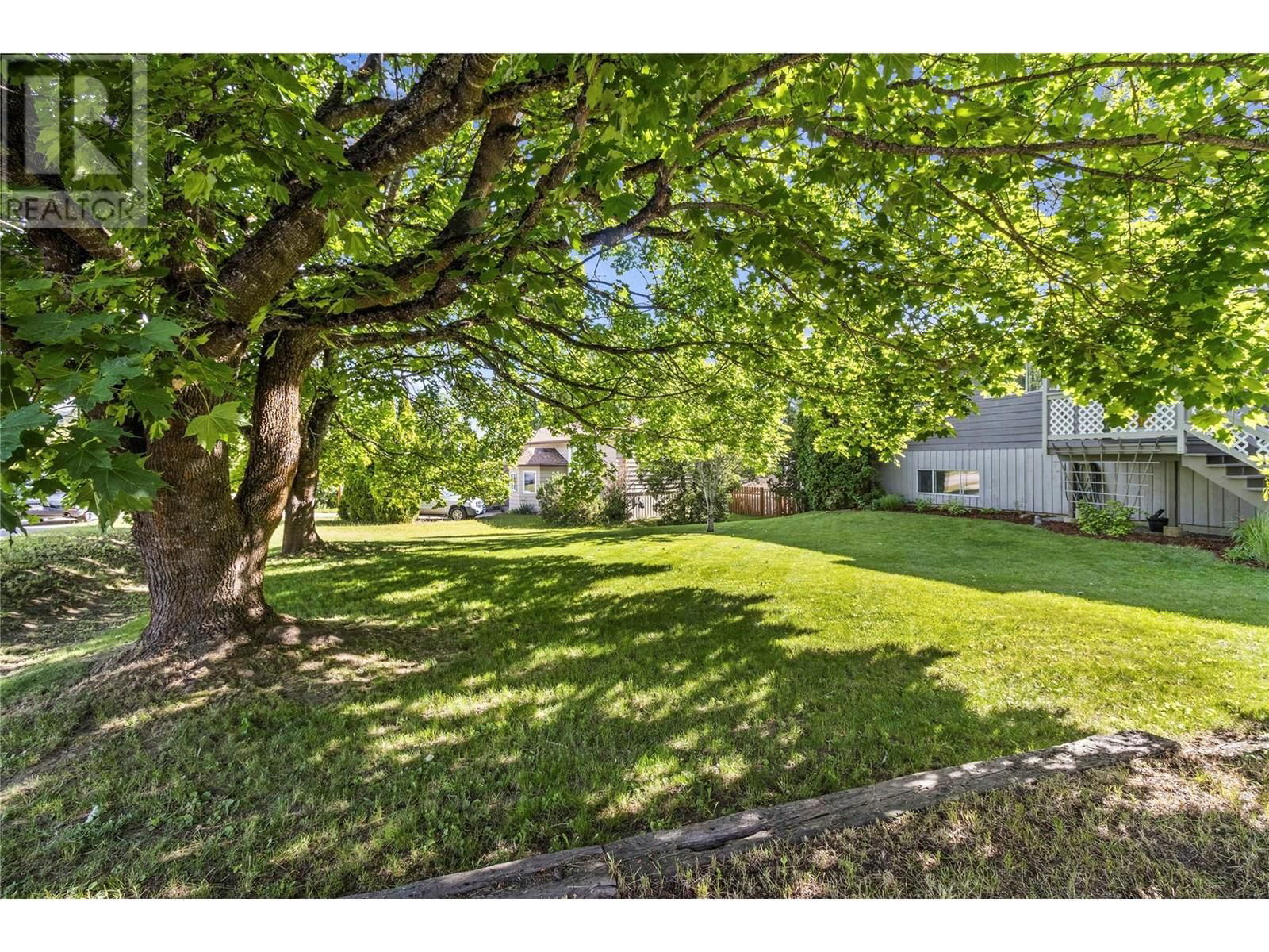 880 28TH STREET SOUTHEAST Image 15