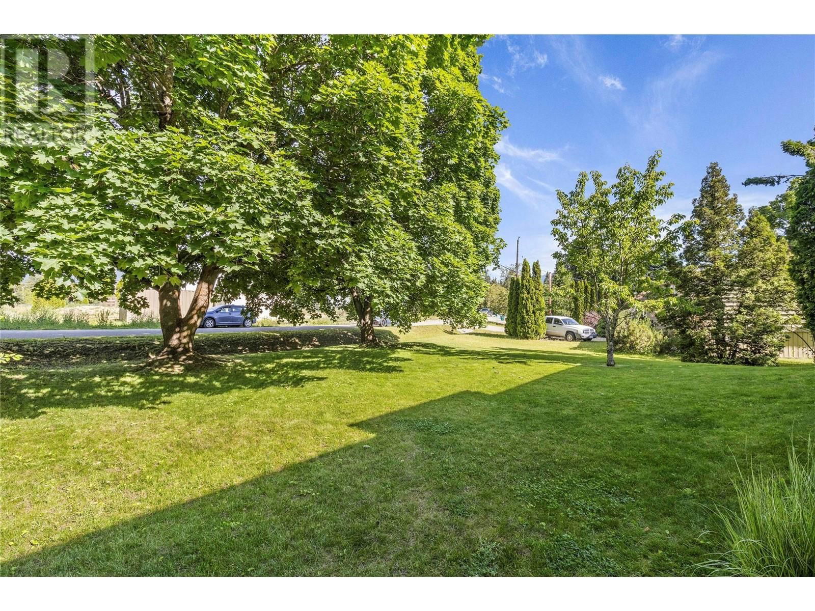 880 28TH STREET SOUTHEAST Image 17