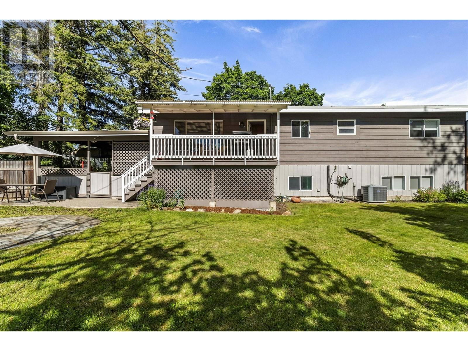880 28TH STREET SOUTHEAST Image 21