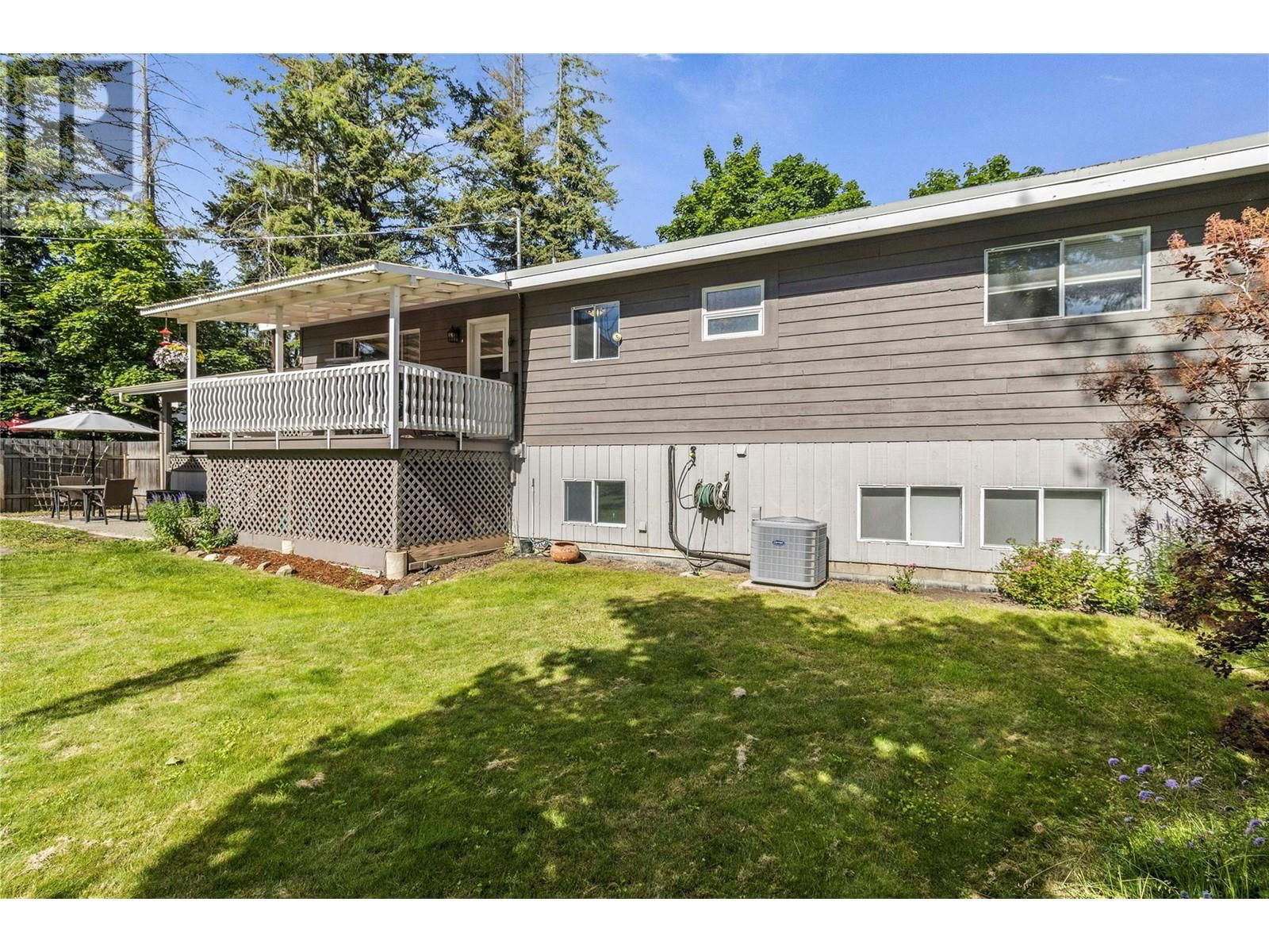 880 28TH STREET SOUTHEAST Image 22