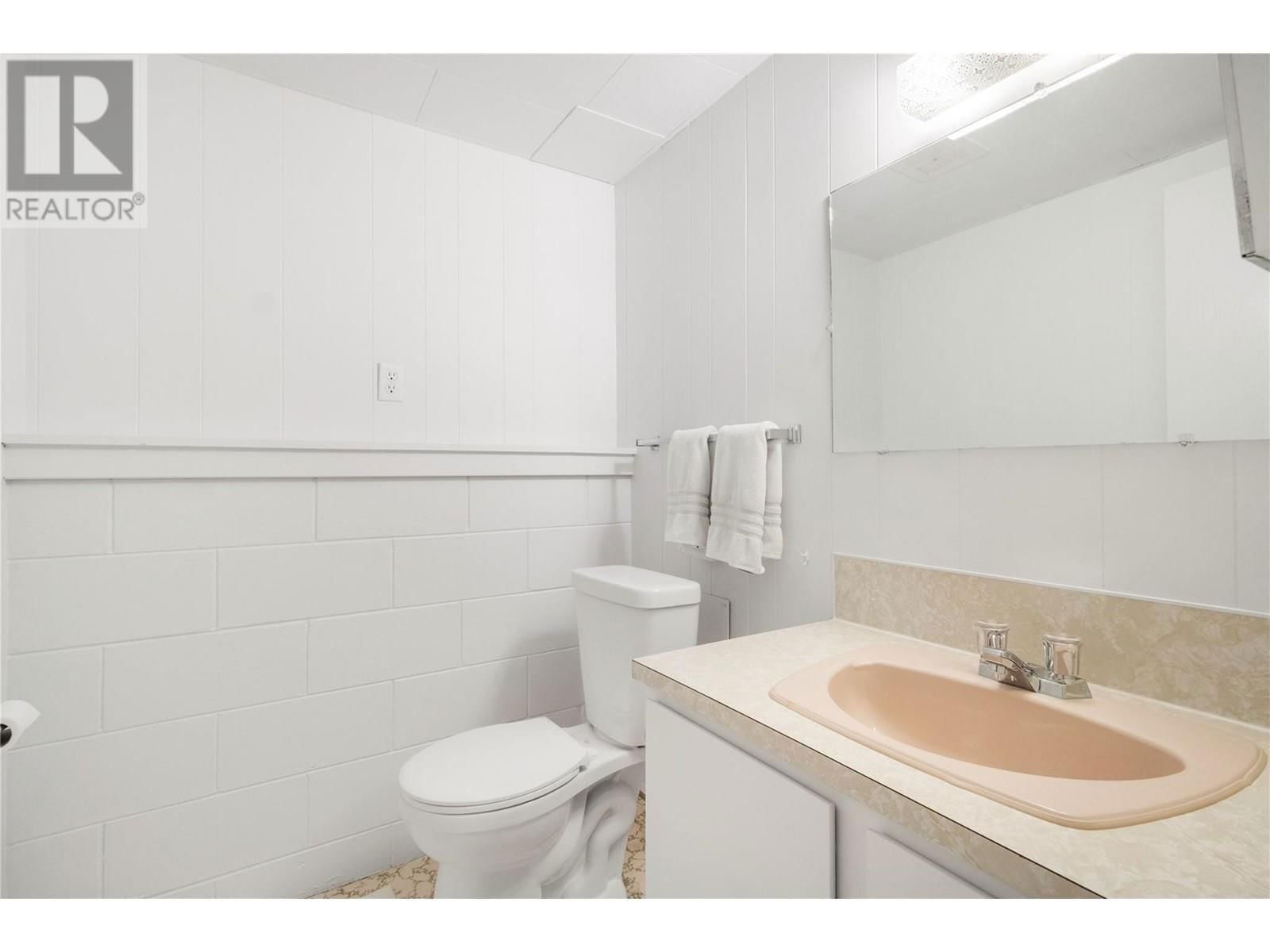 880 28TH STREET SOUTHEAST Image 31