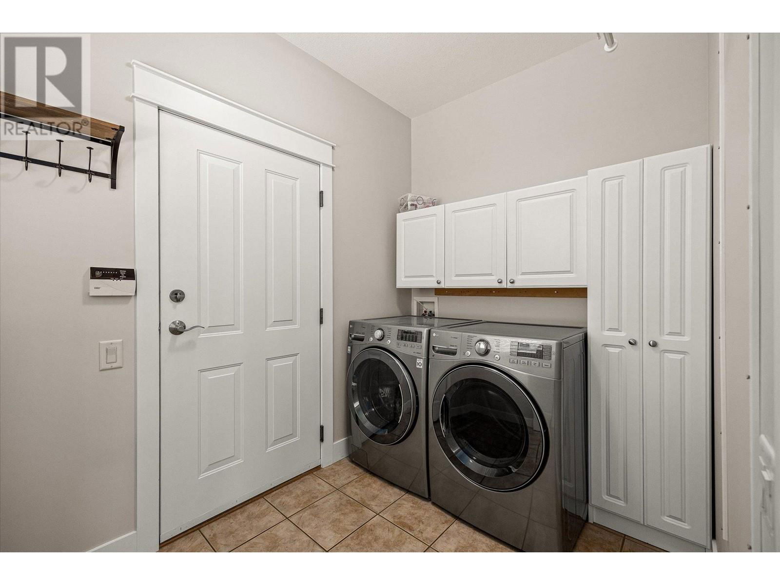 2302 PINE VISTA PLACE Image 32