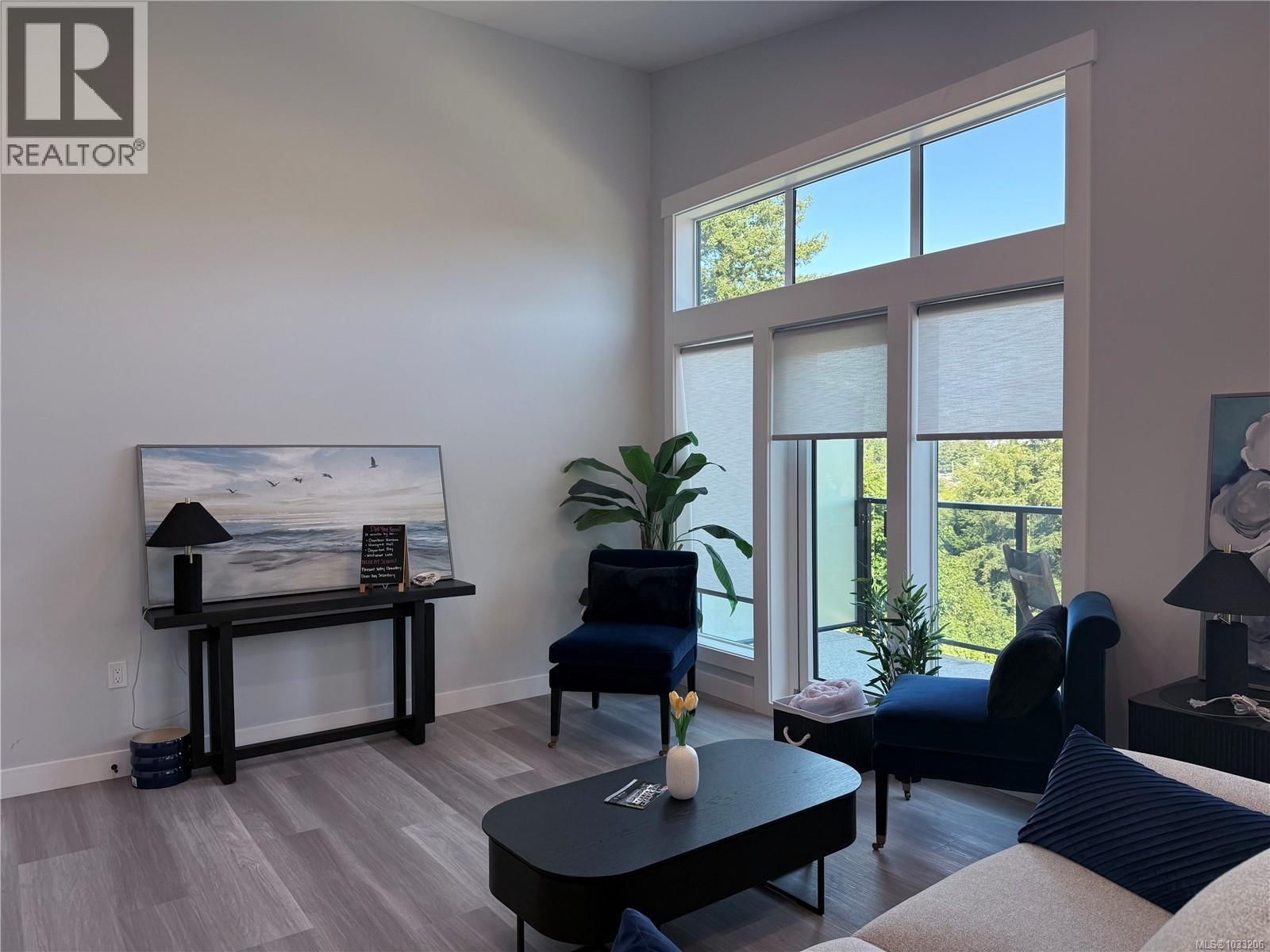 301 4474 Wellington Road property photo