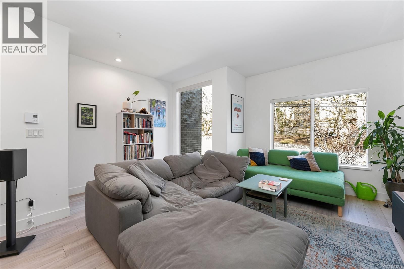 4 991 McKenzie Avenue property photo