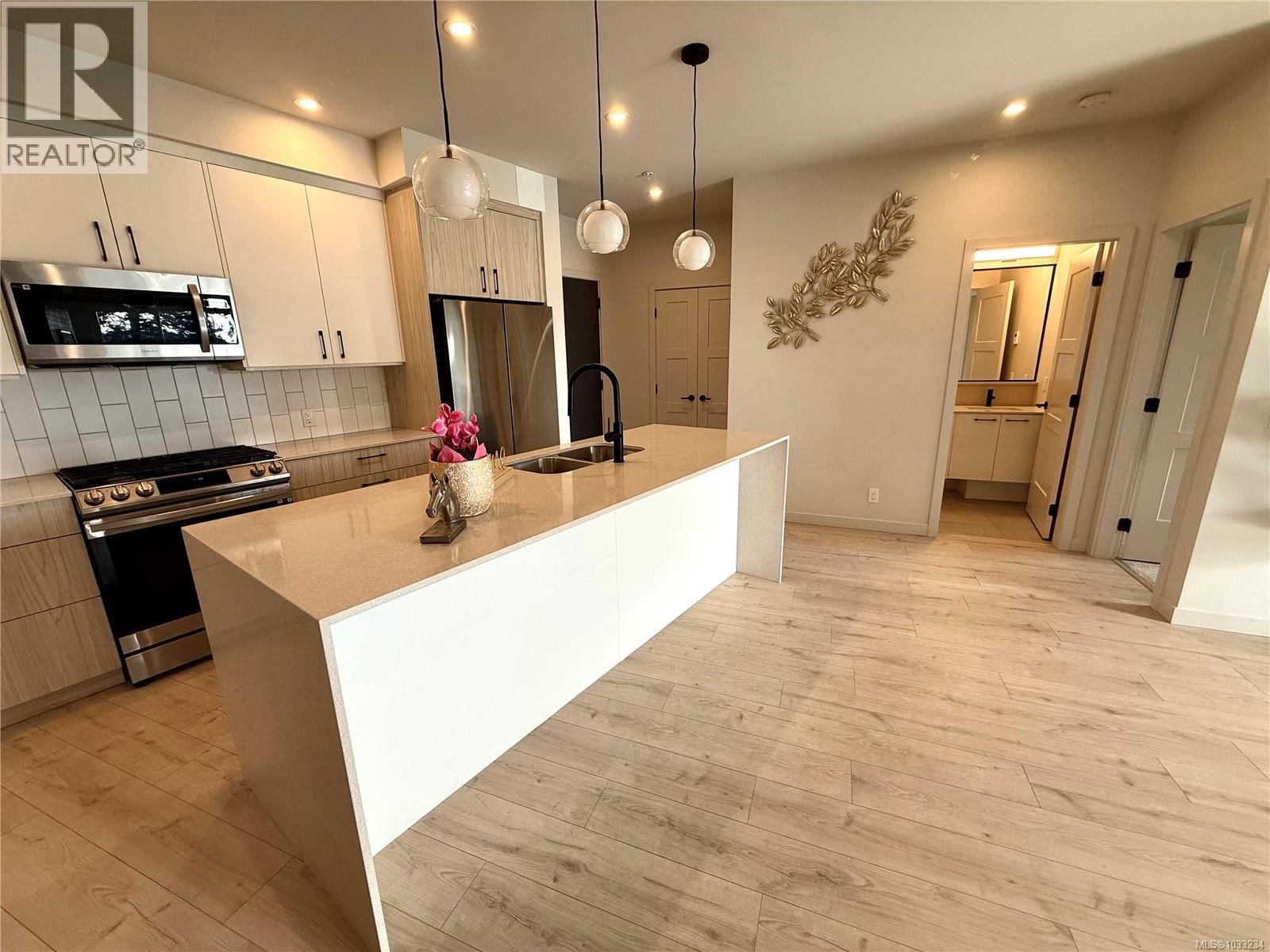 110 - 958 PHAROAH MEWS Image 17