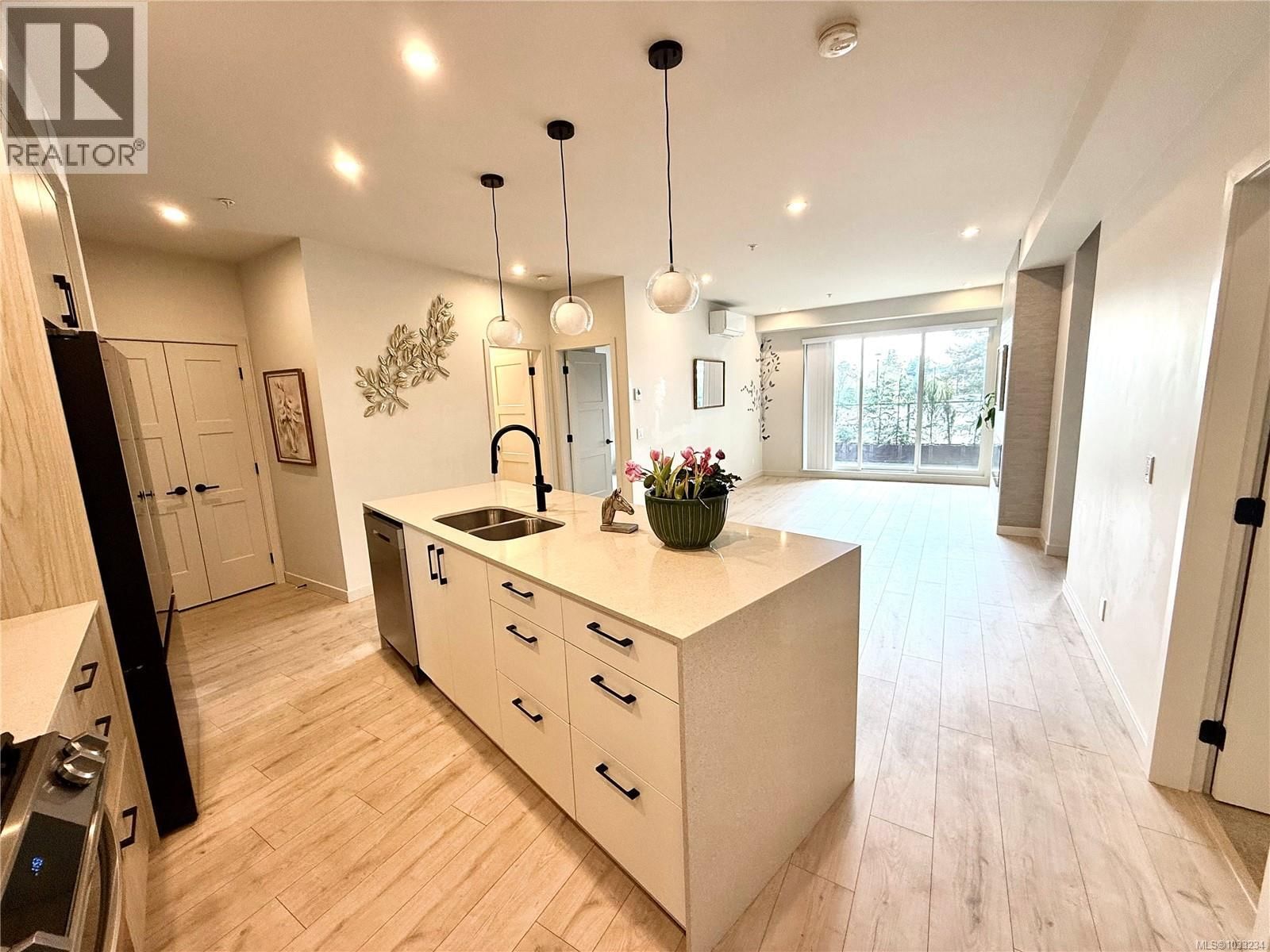 110 - 958 PHAROAH MEWS Image 18