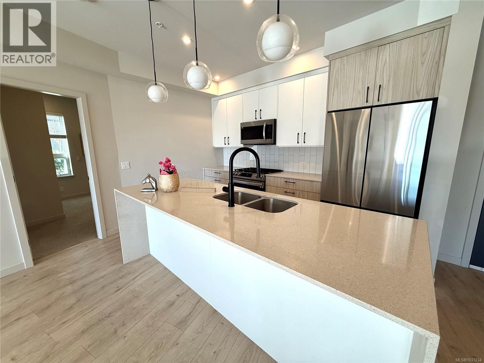 110 - 958 PHAROAH MEWS Image 22