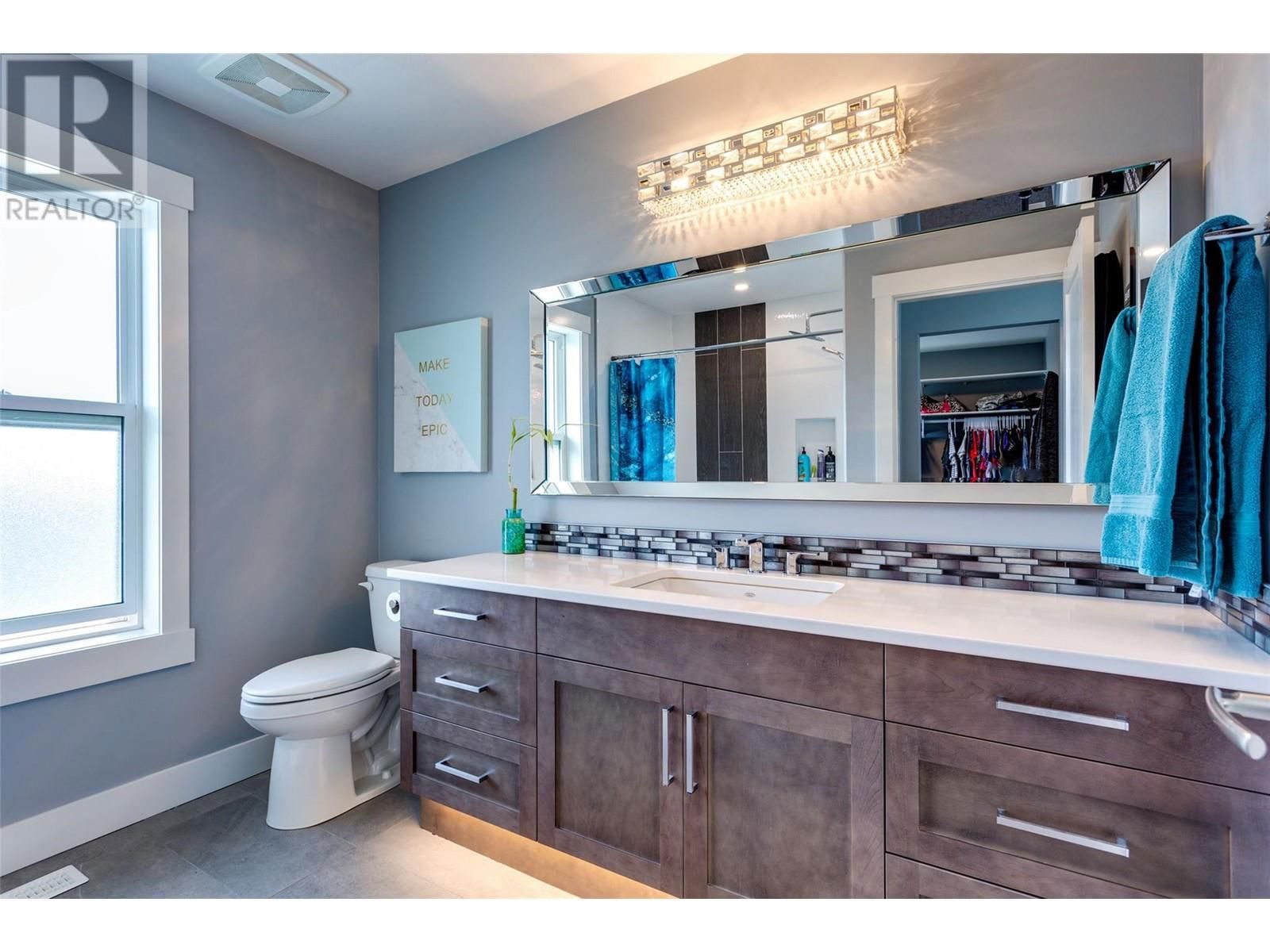 2772 CANYON CREST DRIVE Image 21