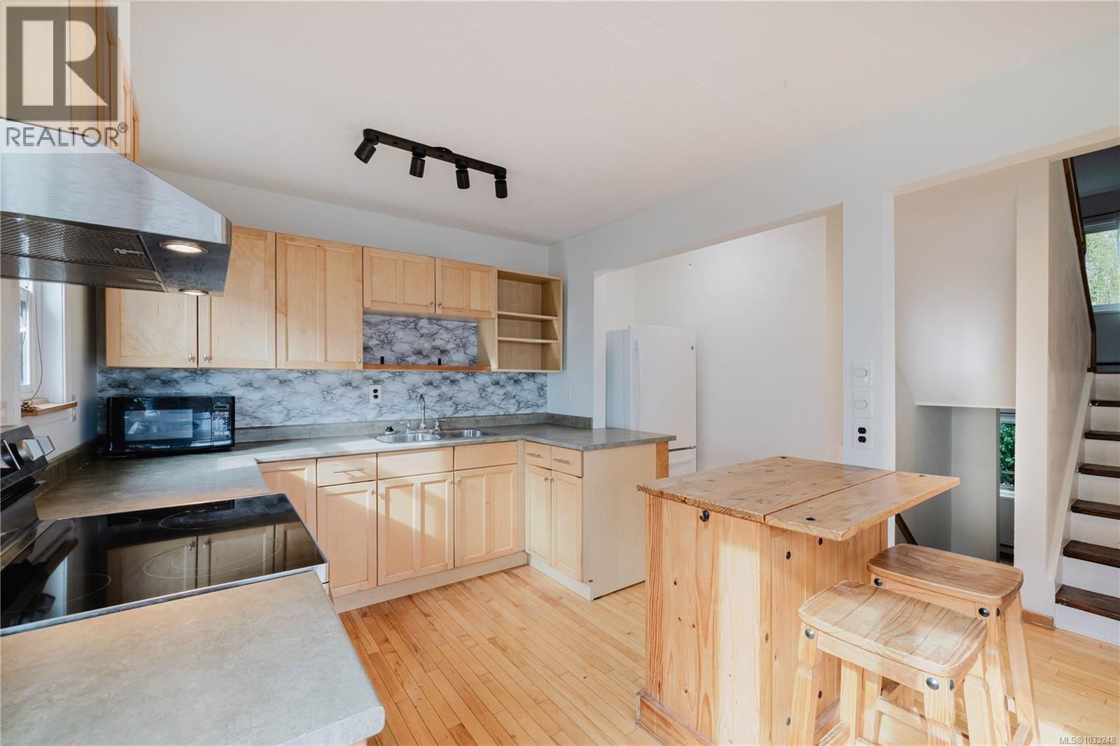 302 - 229 ONTARIO STREET Image 11