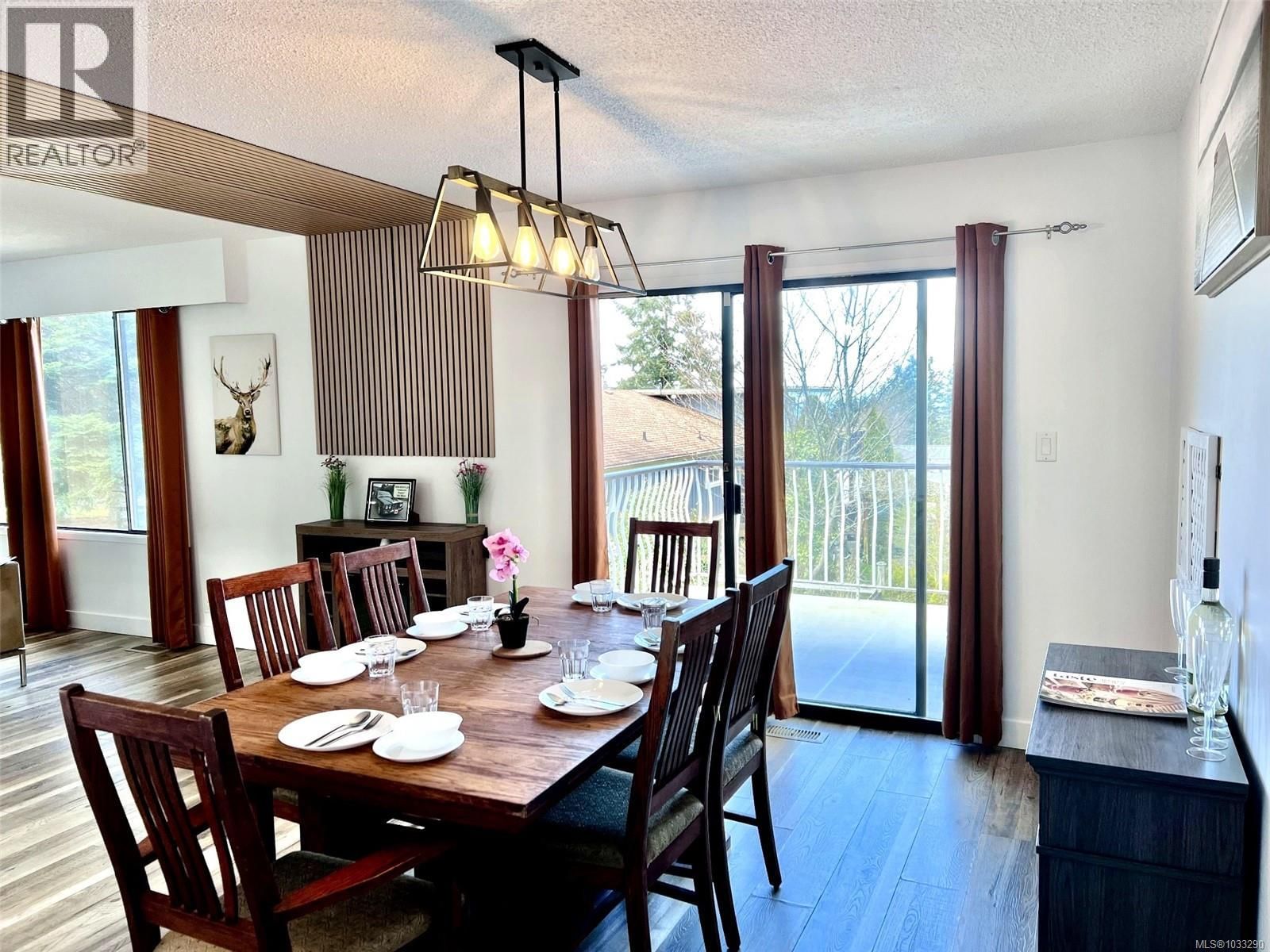 5560 Oceanview Terrace property photo