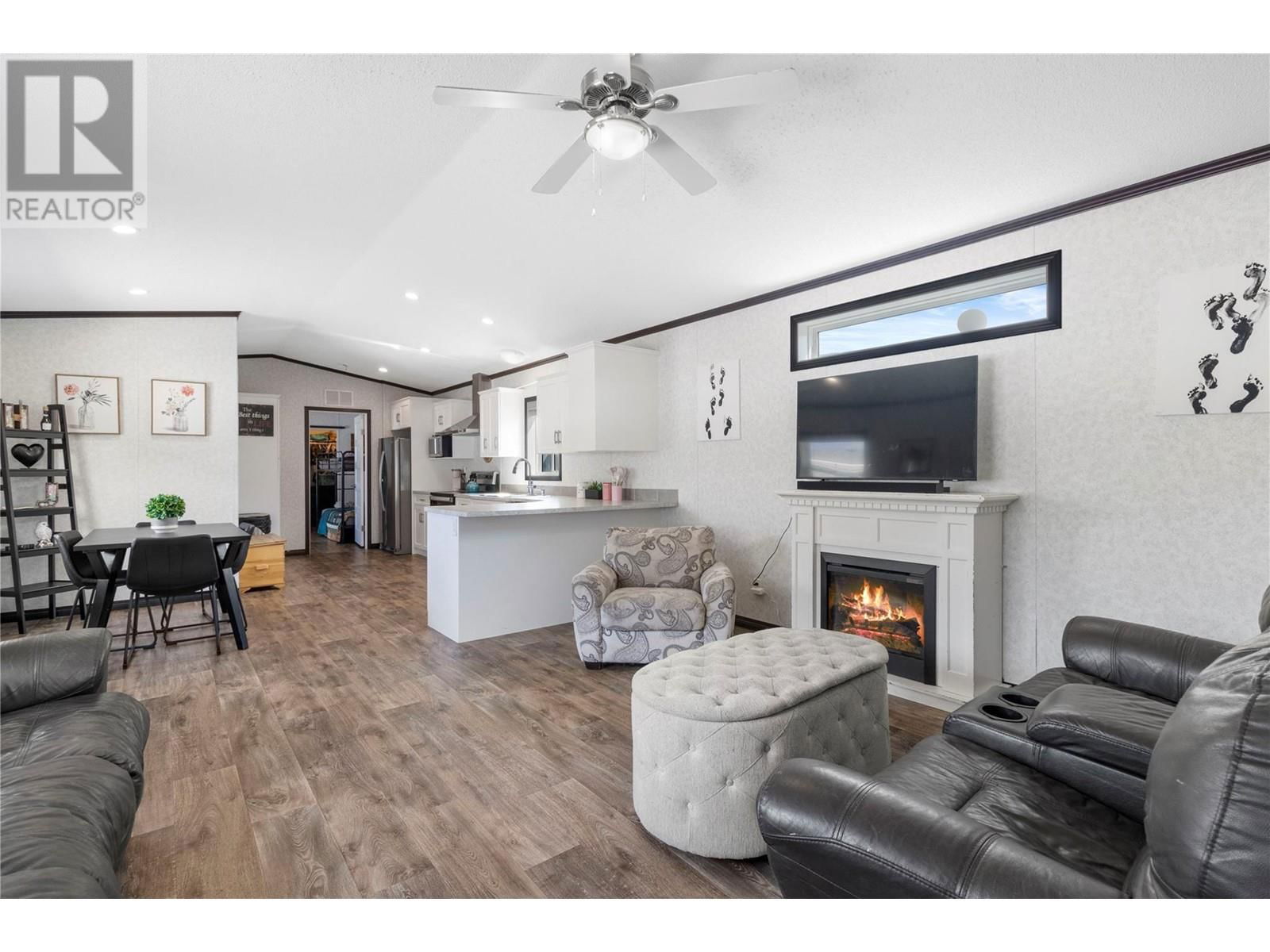 2 - 1705 HILLIER ROAD EAST Image 3