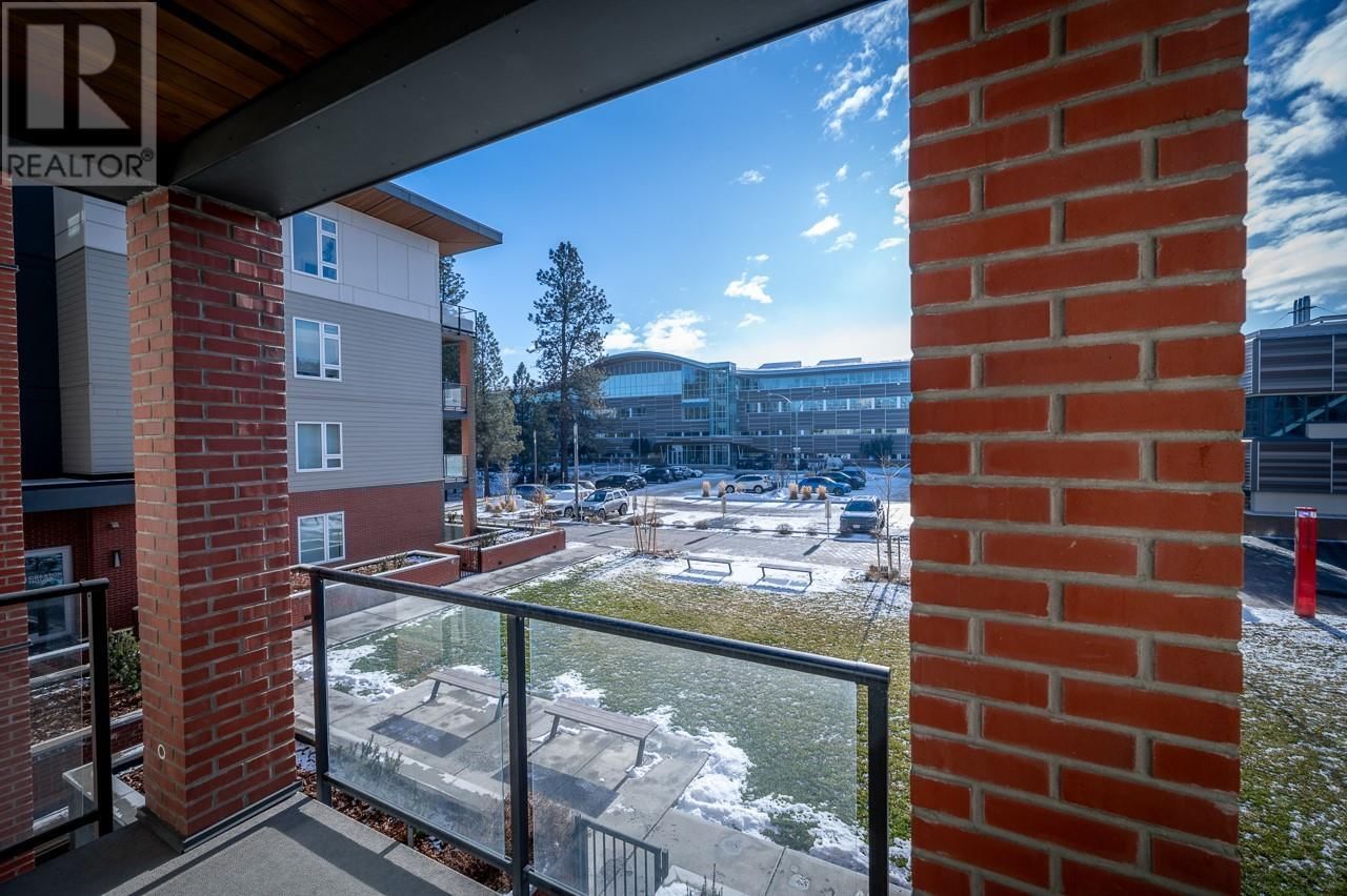 209 - 885 UNIVERSITY DRIVE Image 13