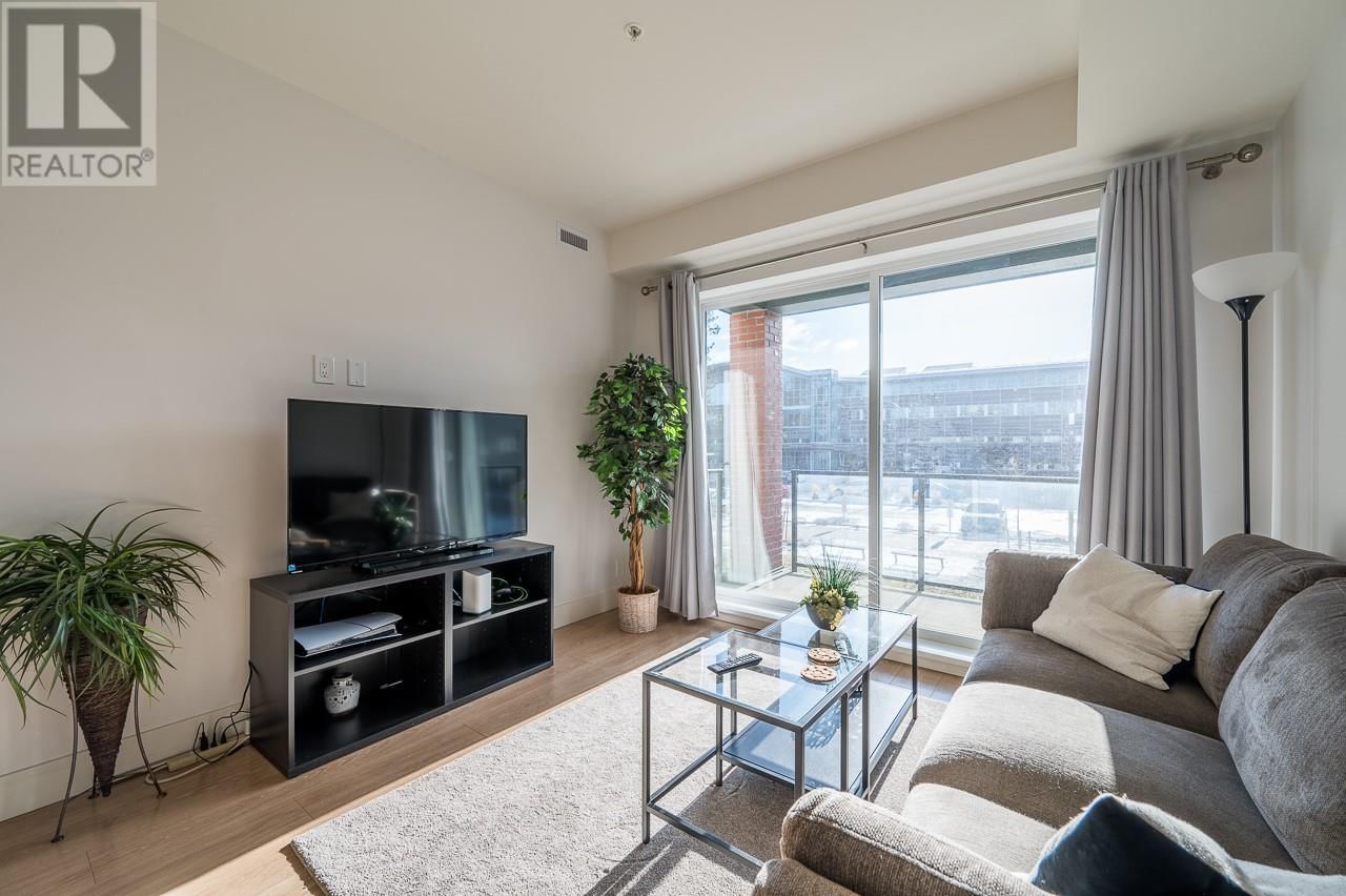 209 - 885 UNIVERSITY DRIVE Image 4