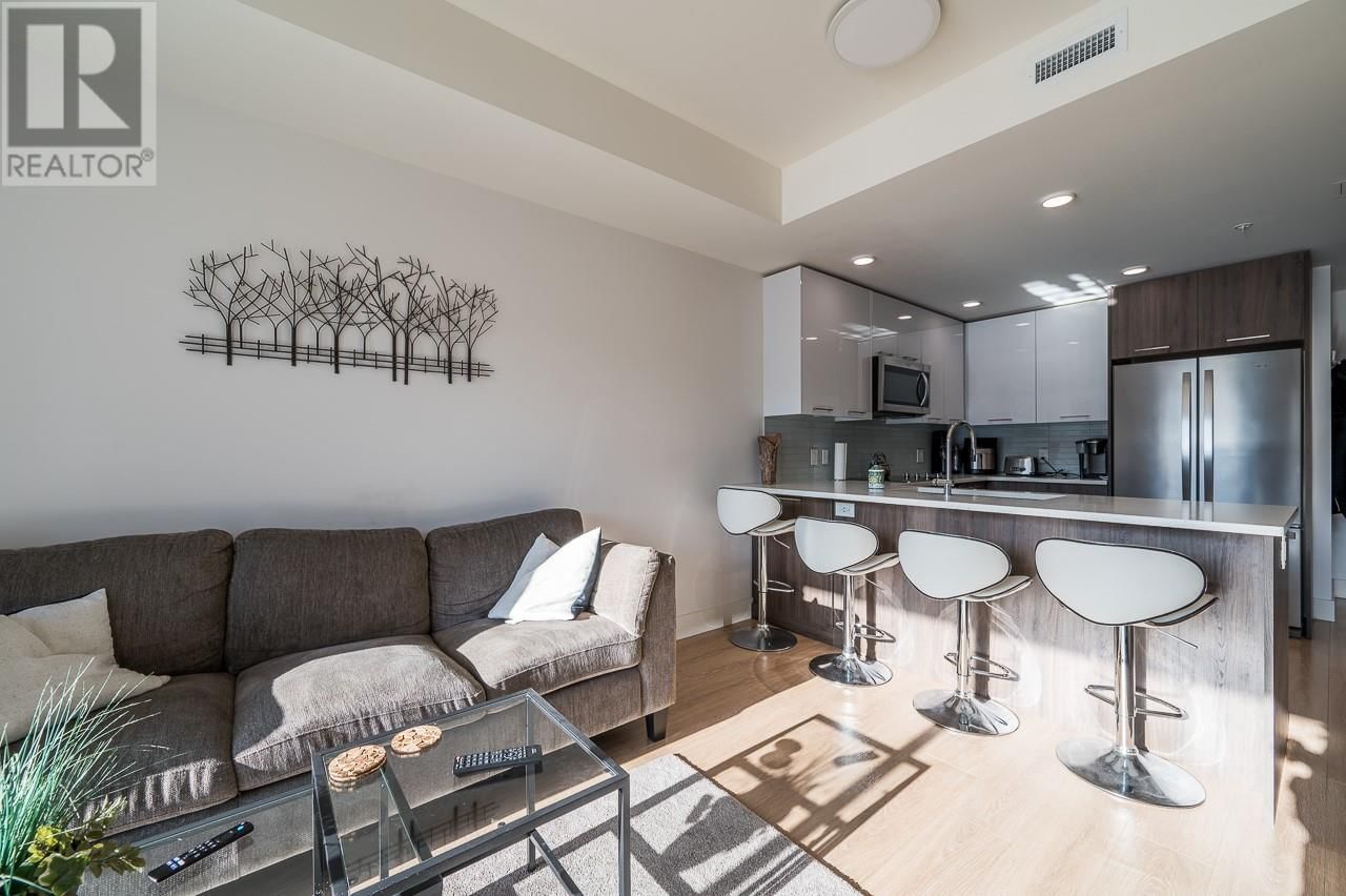 209 - 885 UNIVERSITY DRIVE Image 5