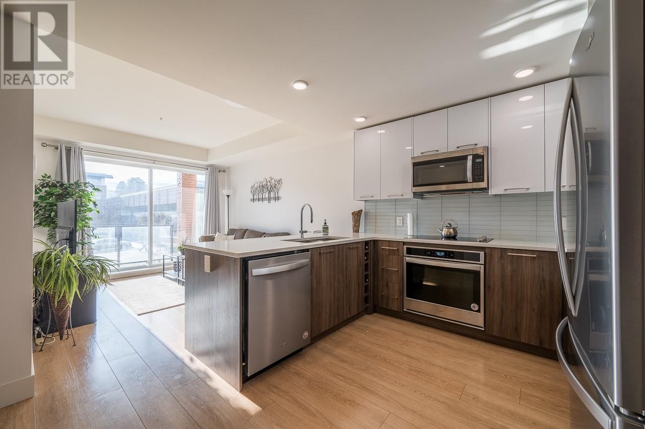 209 - 885 UNIVERSITY DRIVE Image 6