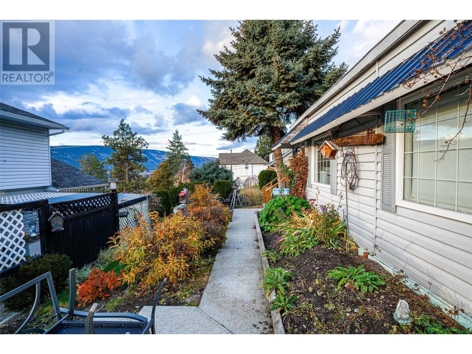 13071 TREWHITT ROAD EAST Image 19