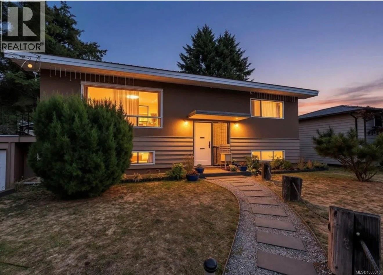 4732 Oakridge Drive, Courtenay, British Columbia V9N 6A8