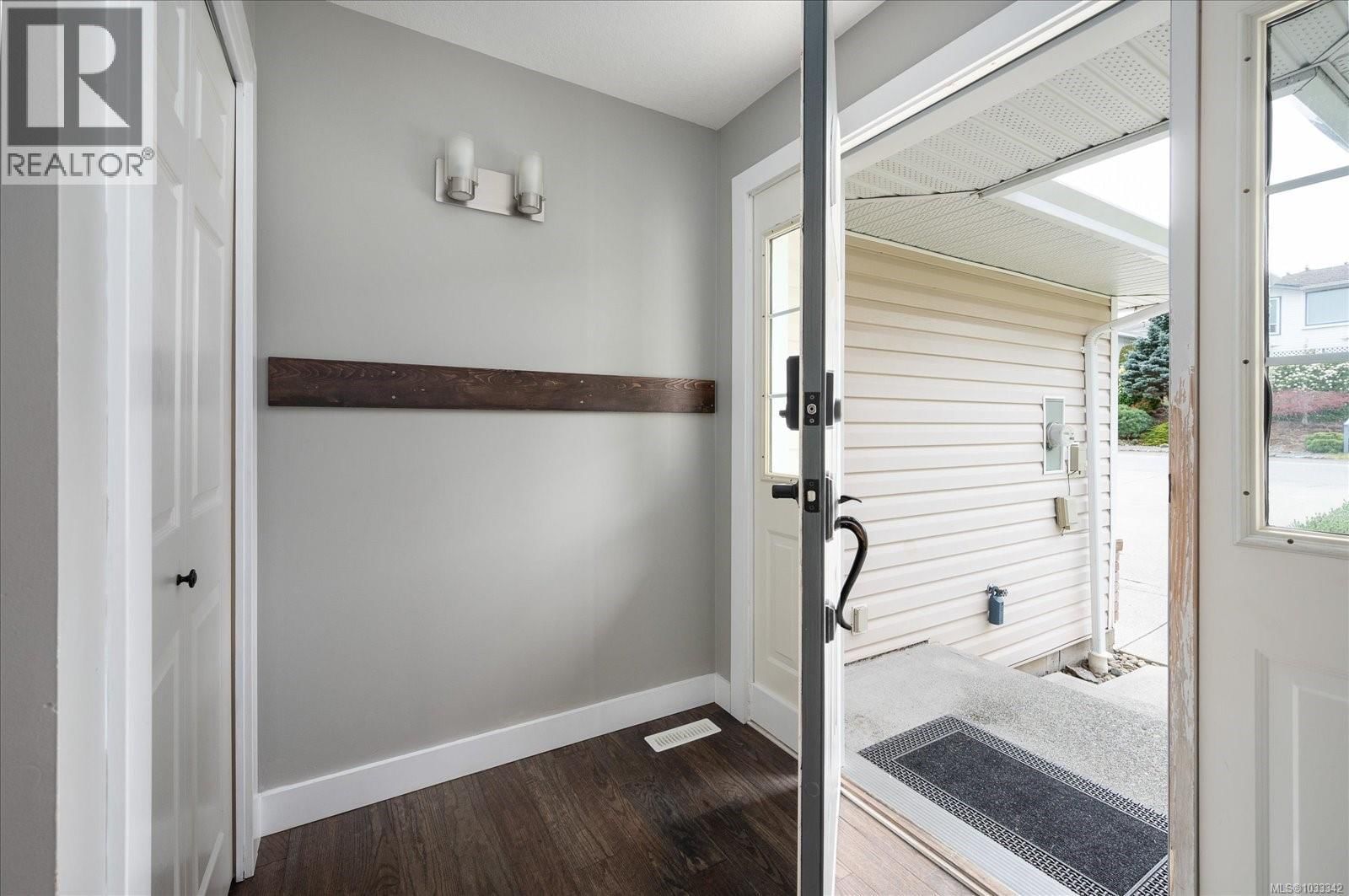 5701 Malibu Terrace property photo