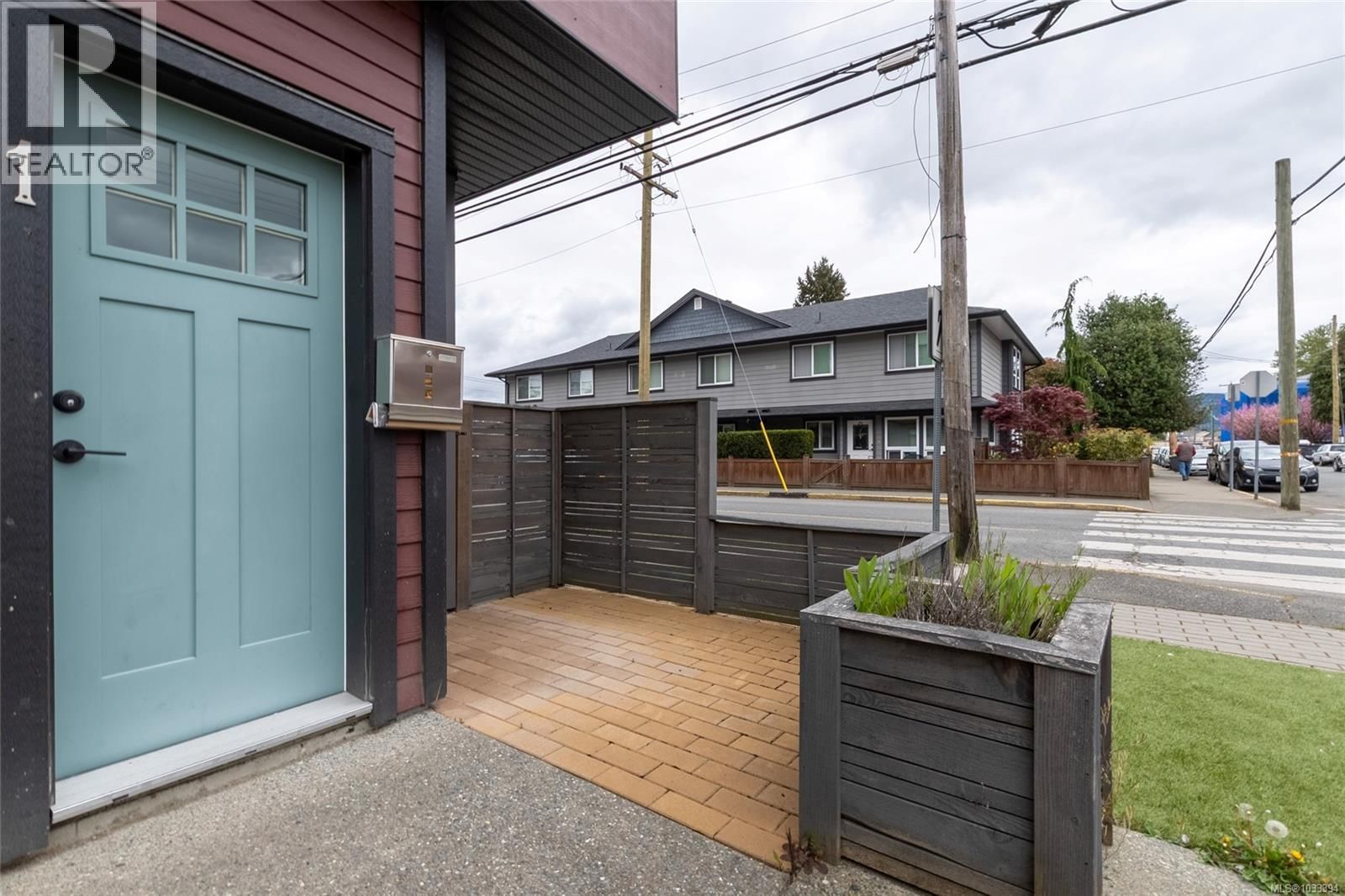 1 545 JUBILEE Street property photo