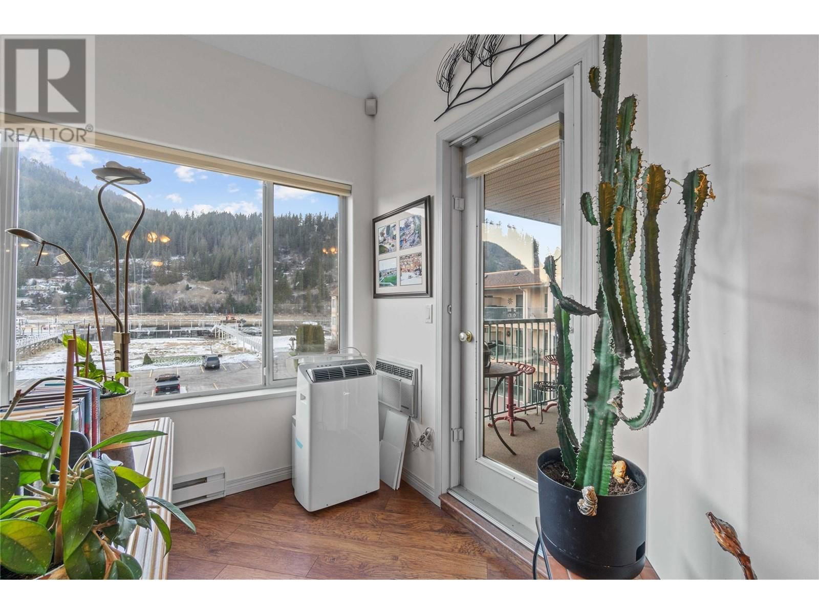 305 - 1002 RIVERSIDE AVENUE Image 33