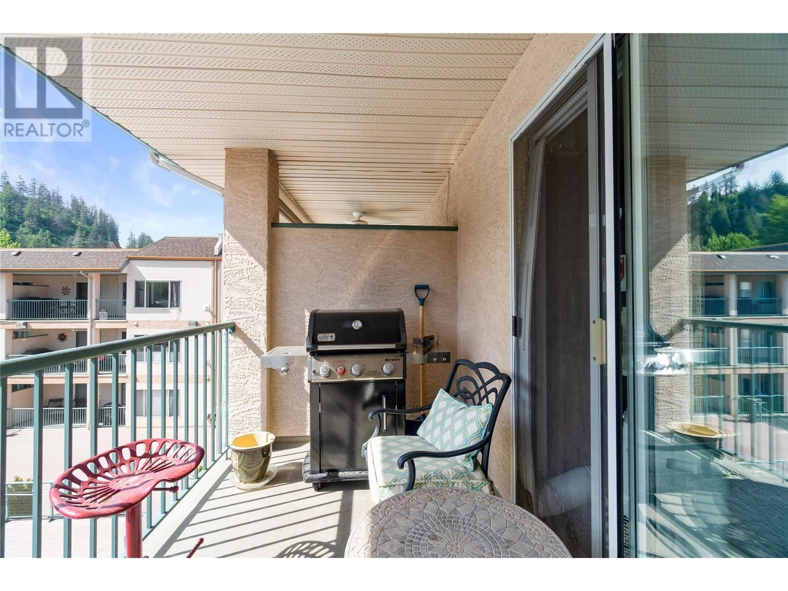 305 - 1002 RIVERSIDE AVENUE Image 35