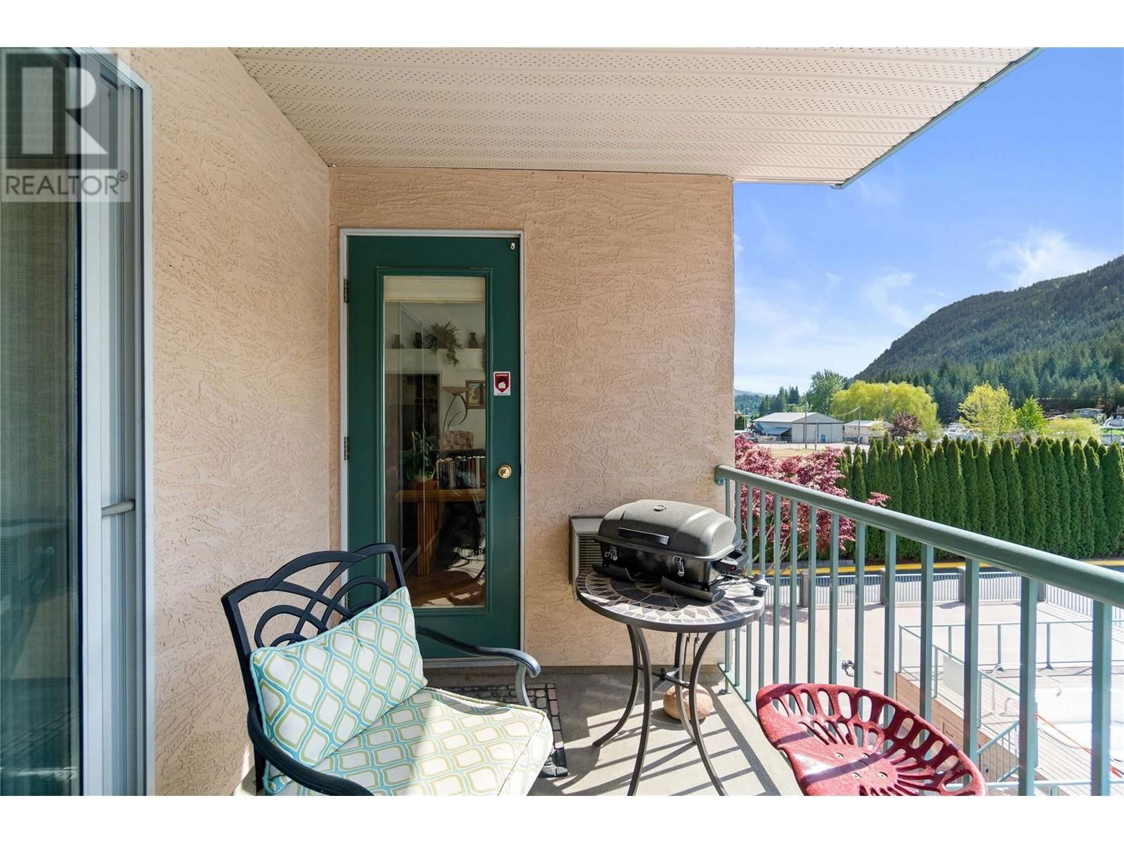 305 - 1002 RIVERSIDE AVENUE Image 38