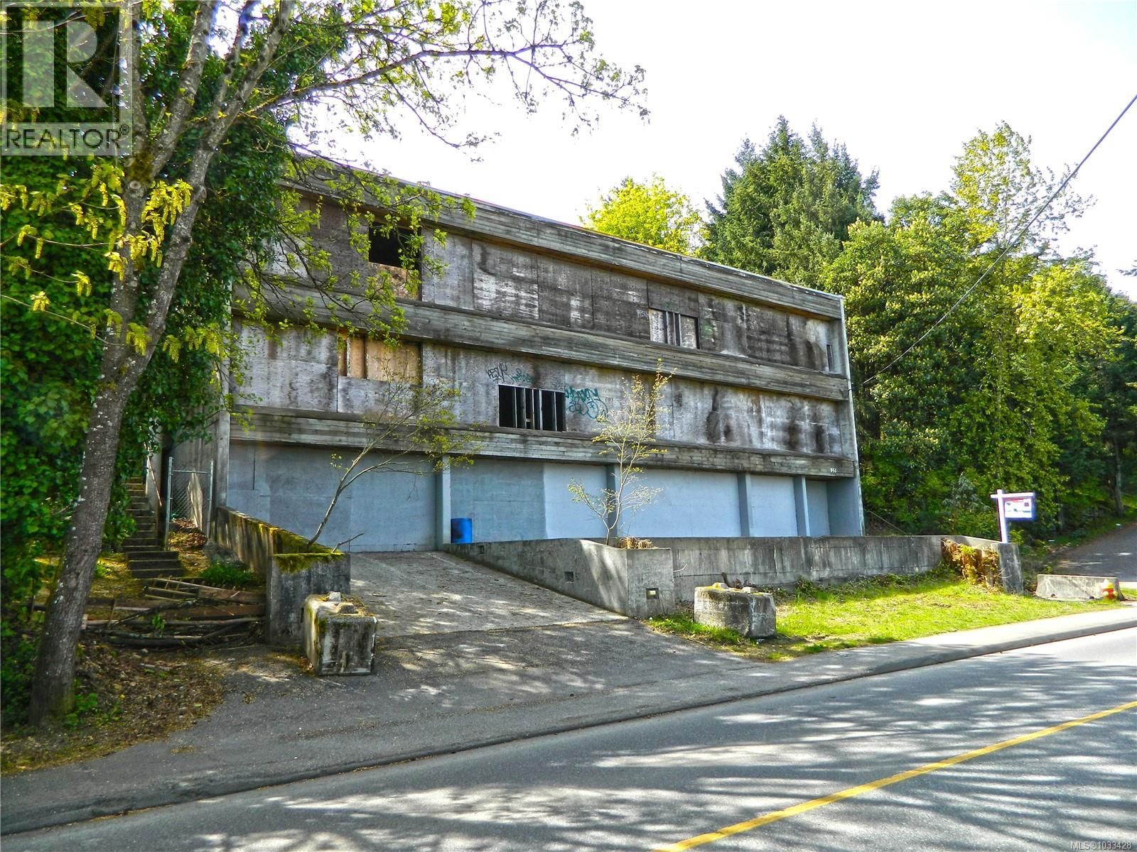 951 Haliburton Street property photo