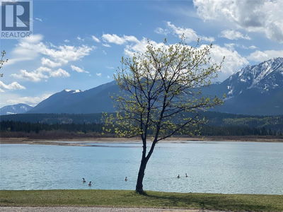 Image #1 of Commercial for Sale at Mountain View, Canal Flats, British Columbia