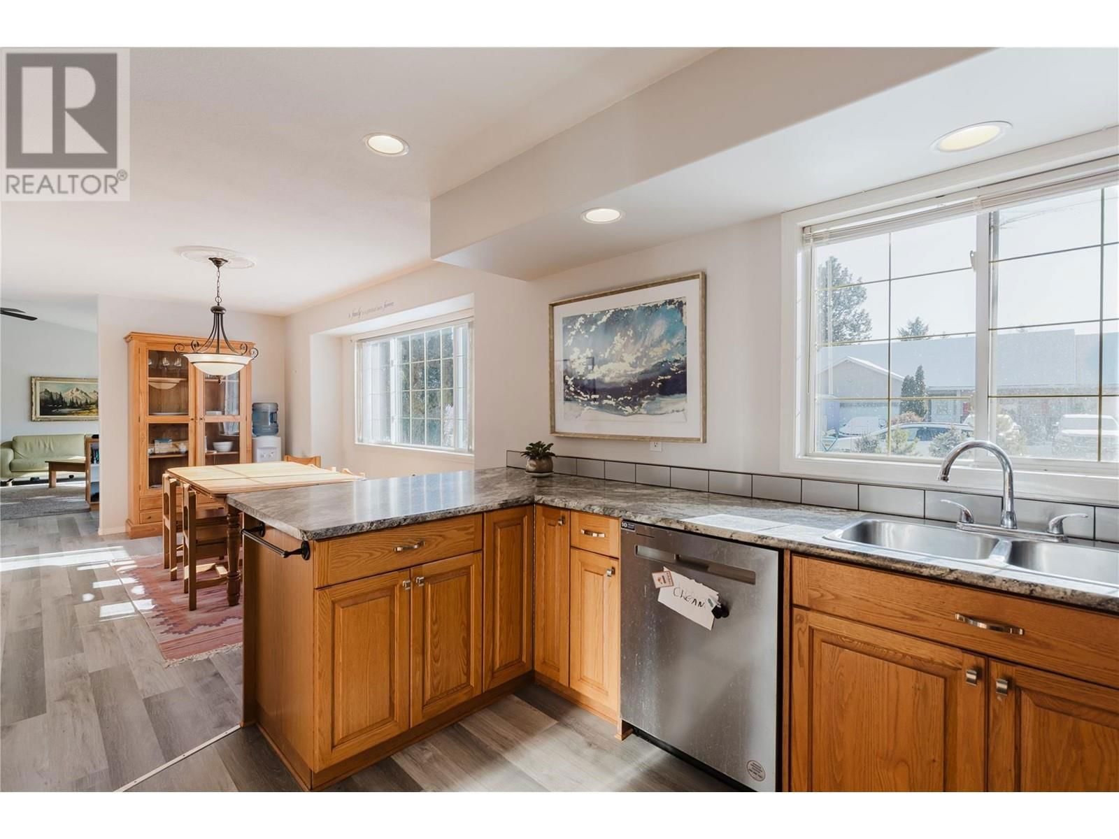367 ORIOLE WAY Image 14