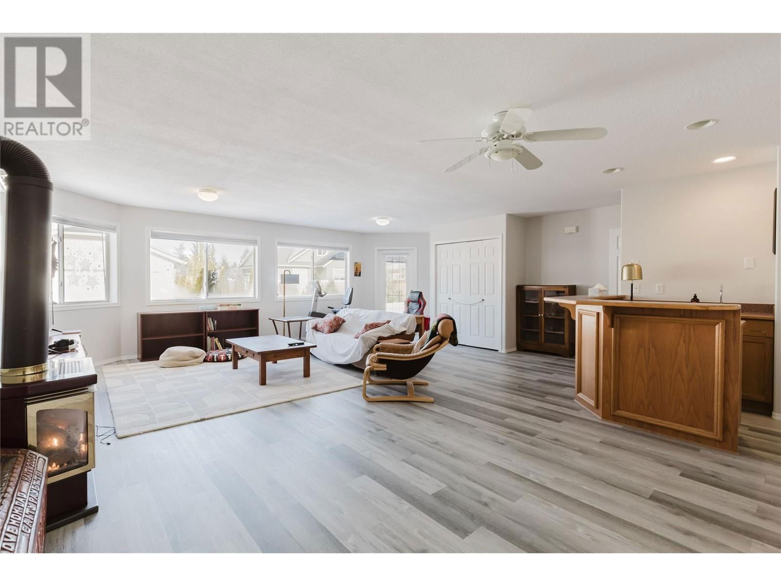 367 ORIOLE WAY Image 18