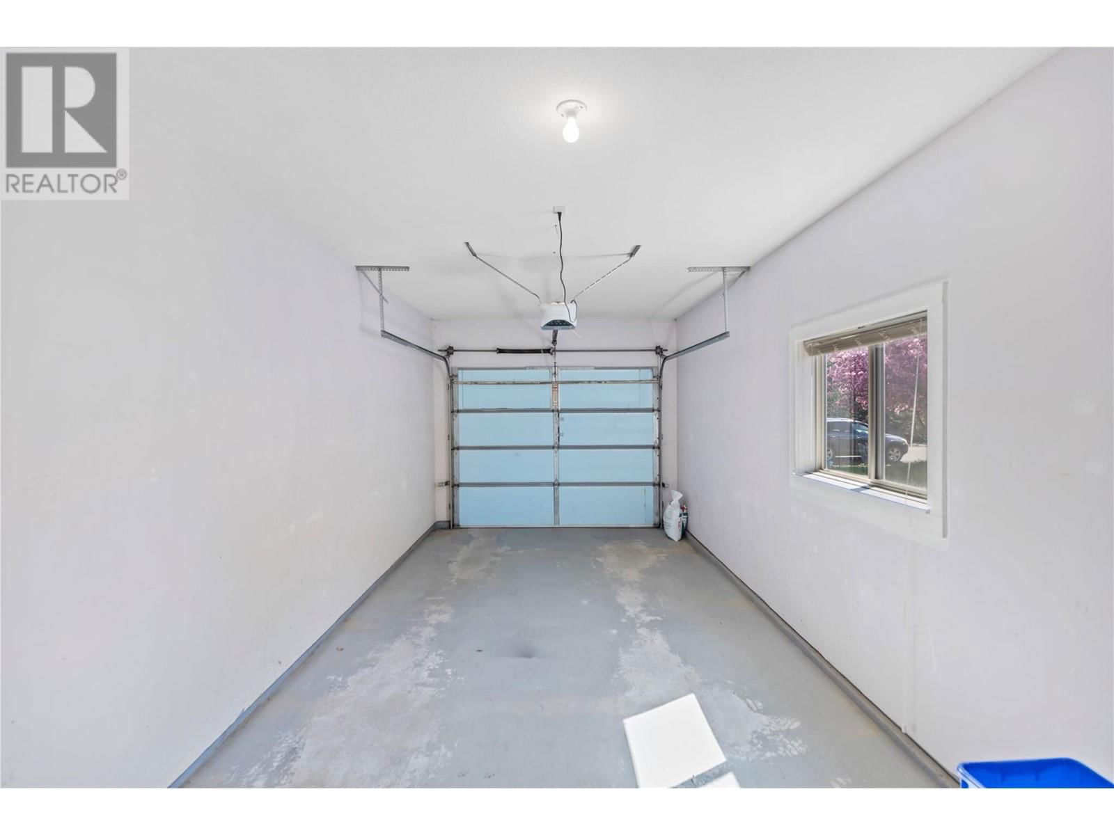 367 ORIOLE WAY Image 32