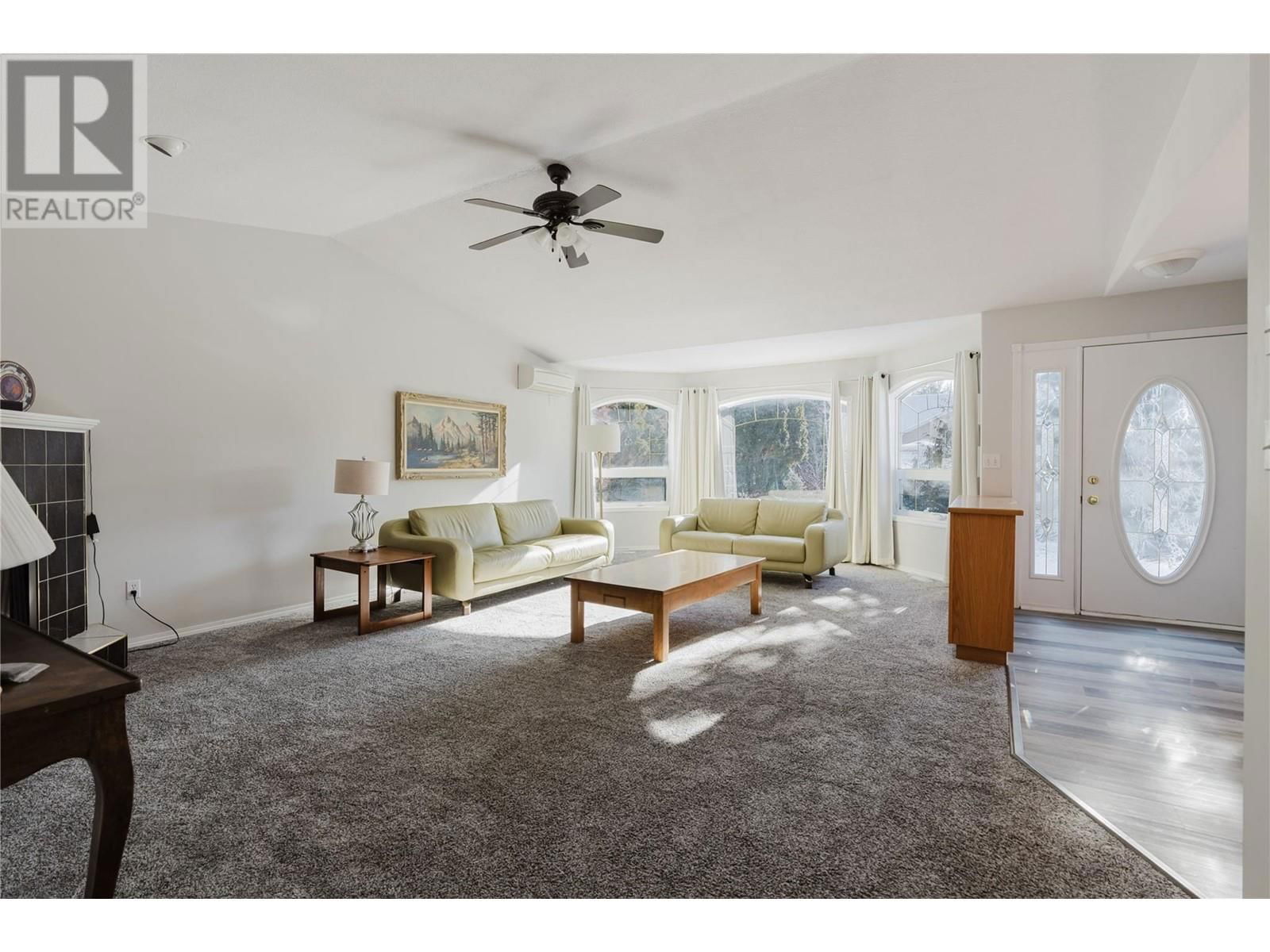 367 ORIOLE WAY Image 5