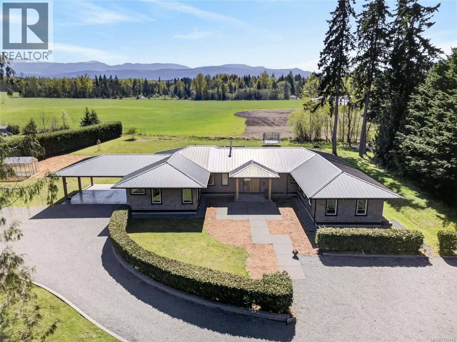4287,4289 Marsden Road, Courtenay, British Columbia V9N 9N4