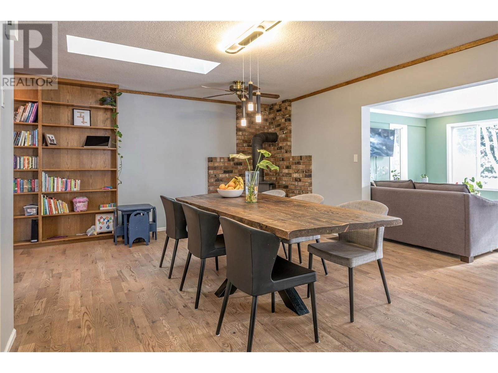 3445 SIDNEY CRESCENT Image 15