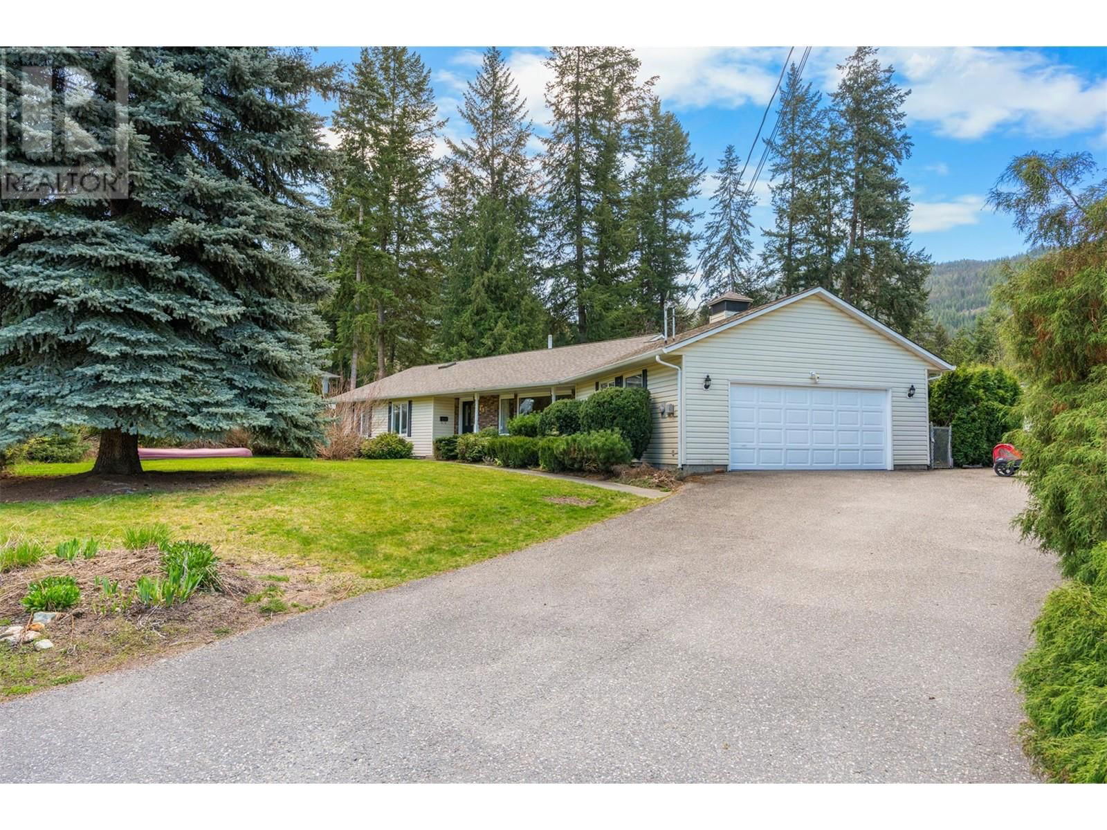 3445 SIDNEY CRESCENT Image 2