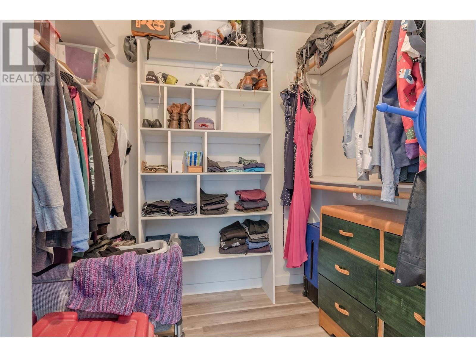3445 SIDNEY CRESCENT Image 26