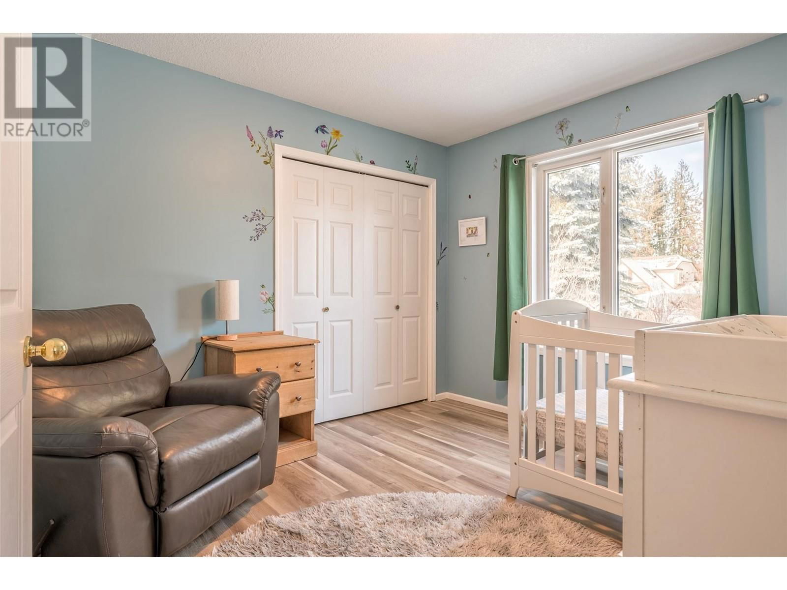 3445 SIDNEY CRESCENT Image 27