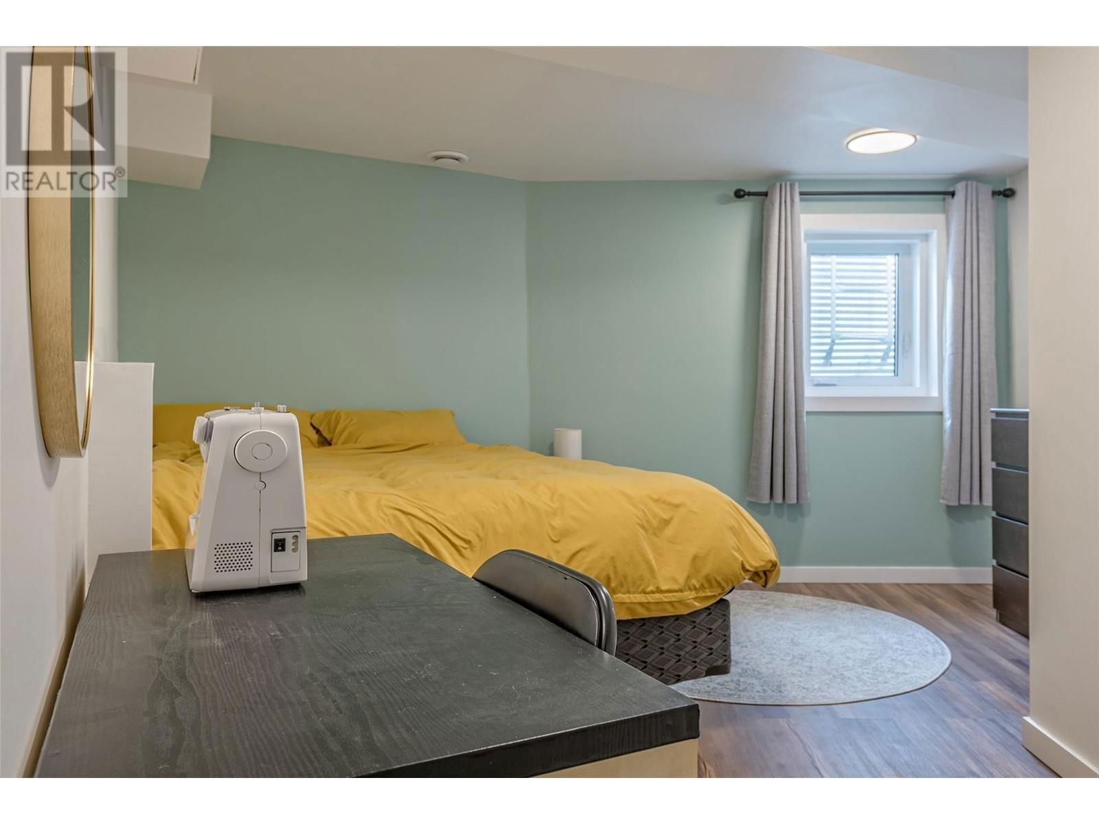 3445 SIDNEY CRESCENT Image 31
