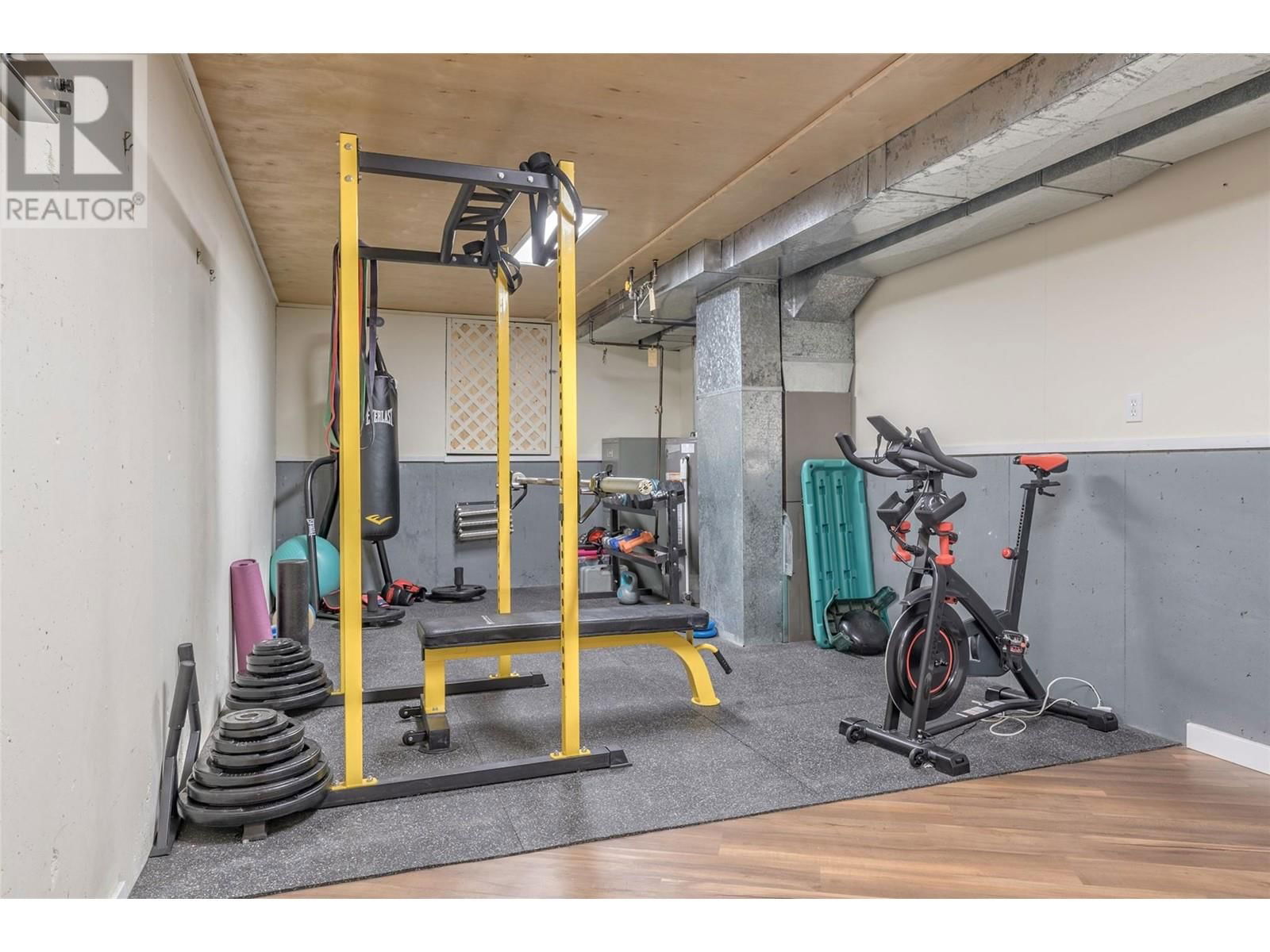 3445 SIDNEY CRESCENT Image 33