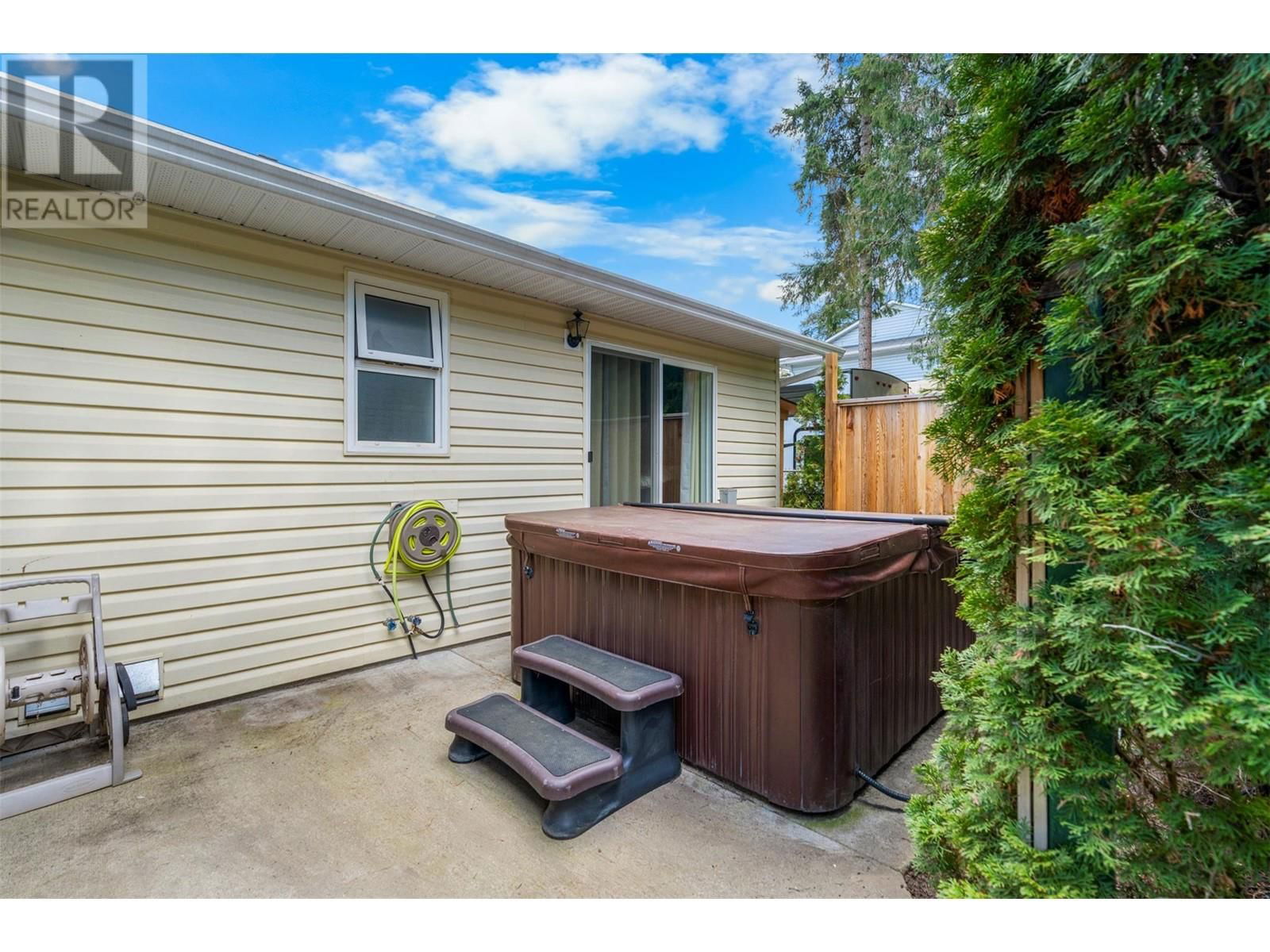 3445 SIDNEY CRESCENT Image 36