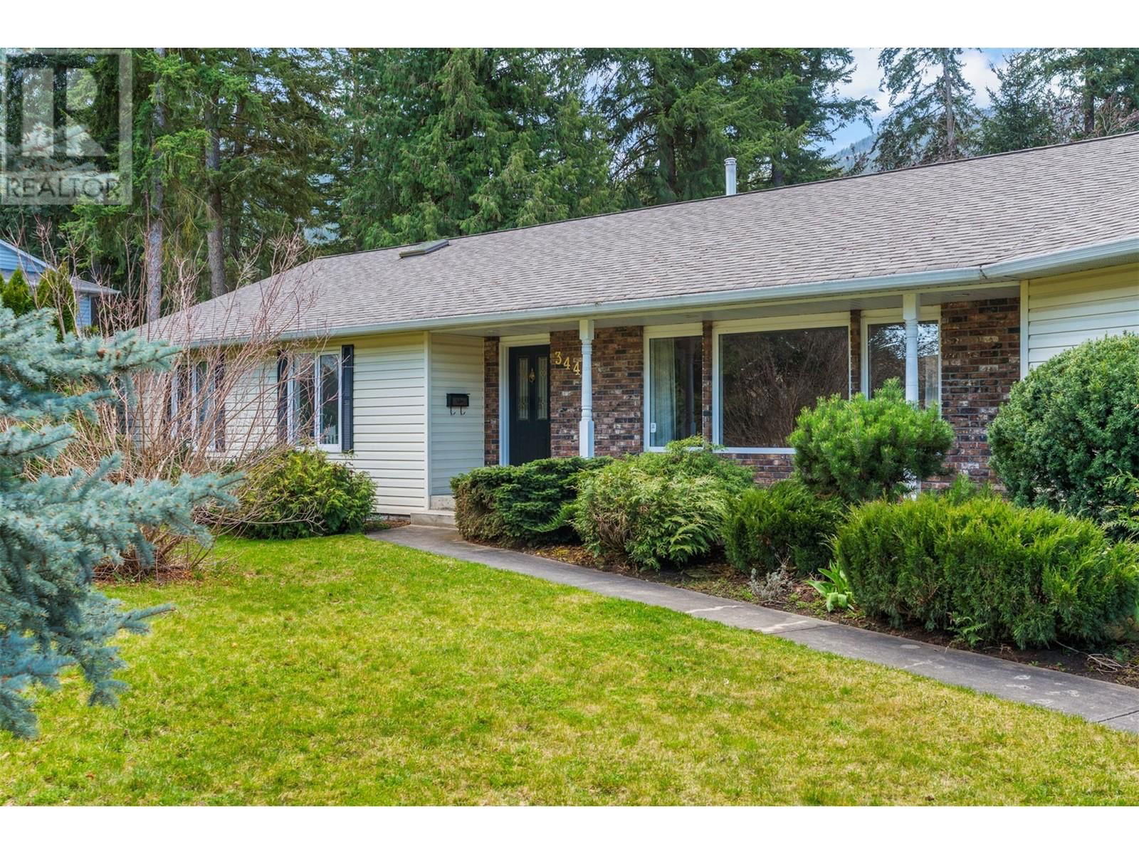 3445 SIDNEY CRESCENT Image 4