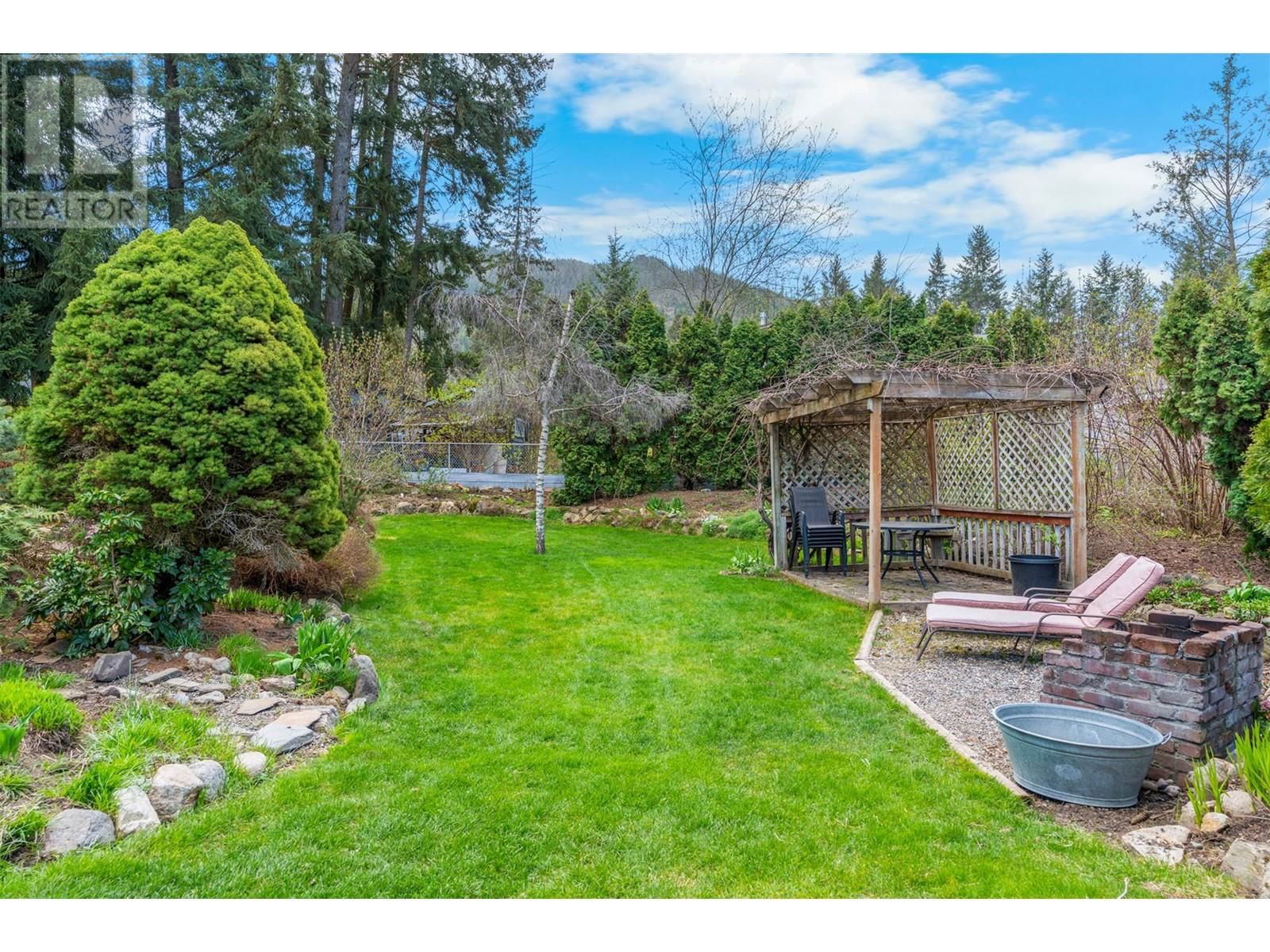 3445 SIDNEY CRESCENT Image 43