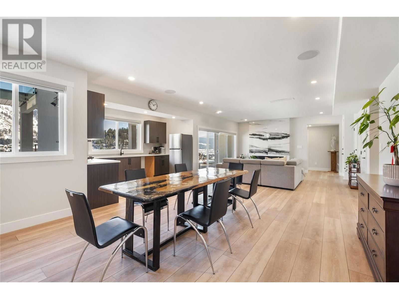 869 CARNOUSTIE DRIVE Image 19