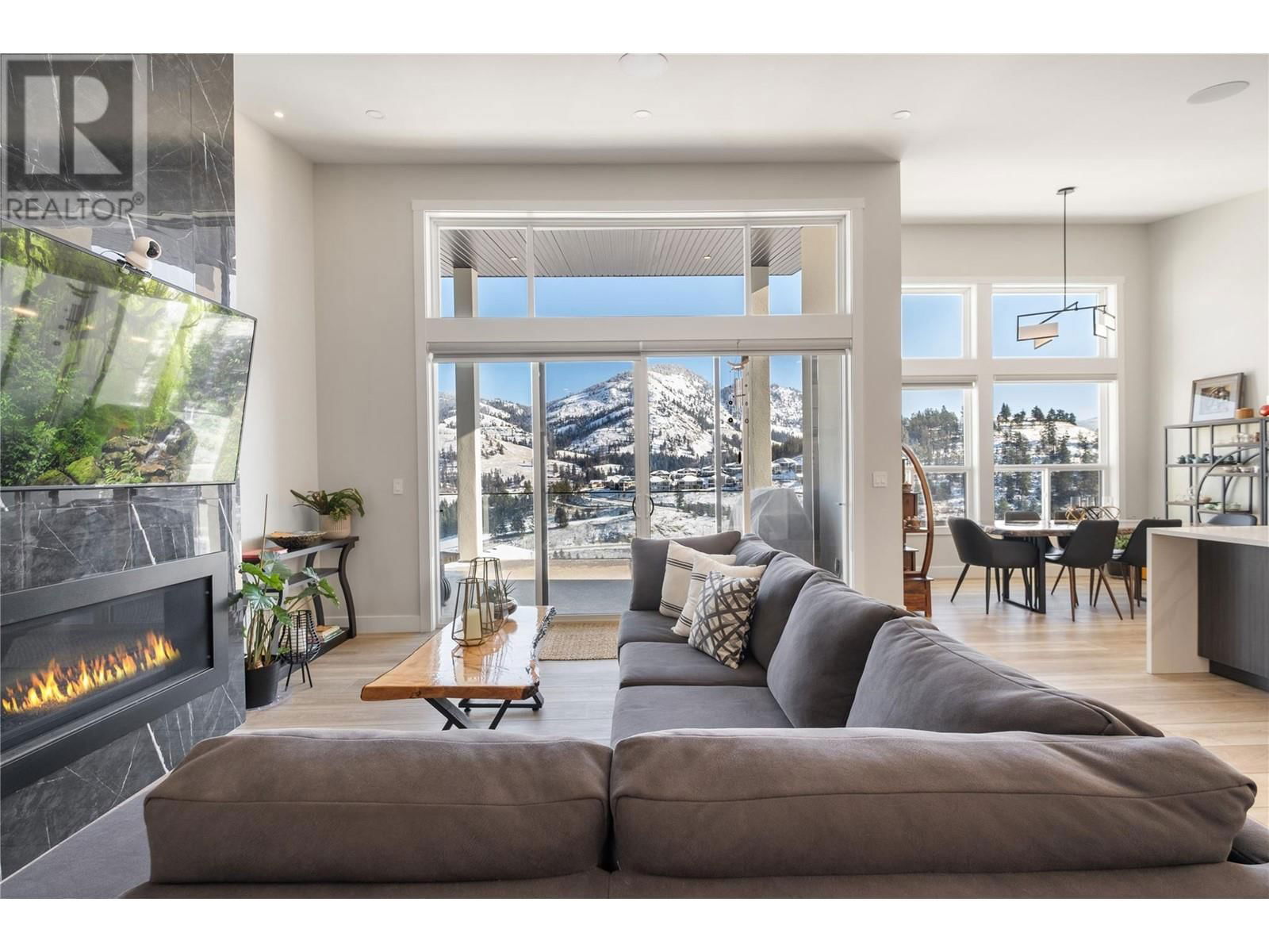 869 CARNOUSTIE DRIVE Image 2