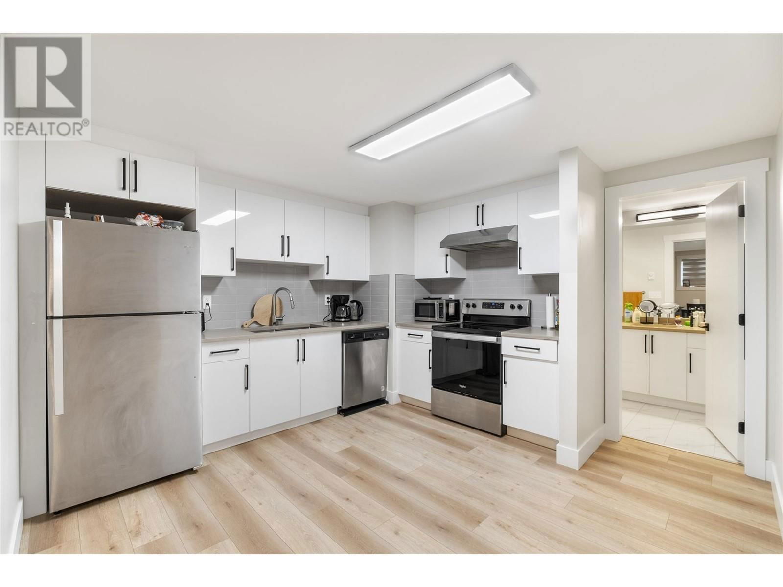 869 CARNOUSTIE DRIVE Image 31