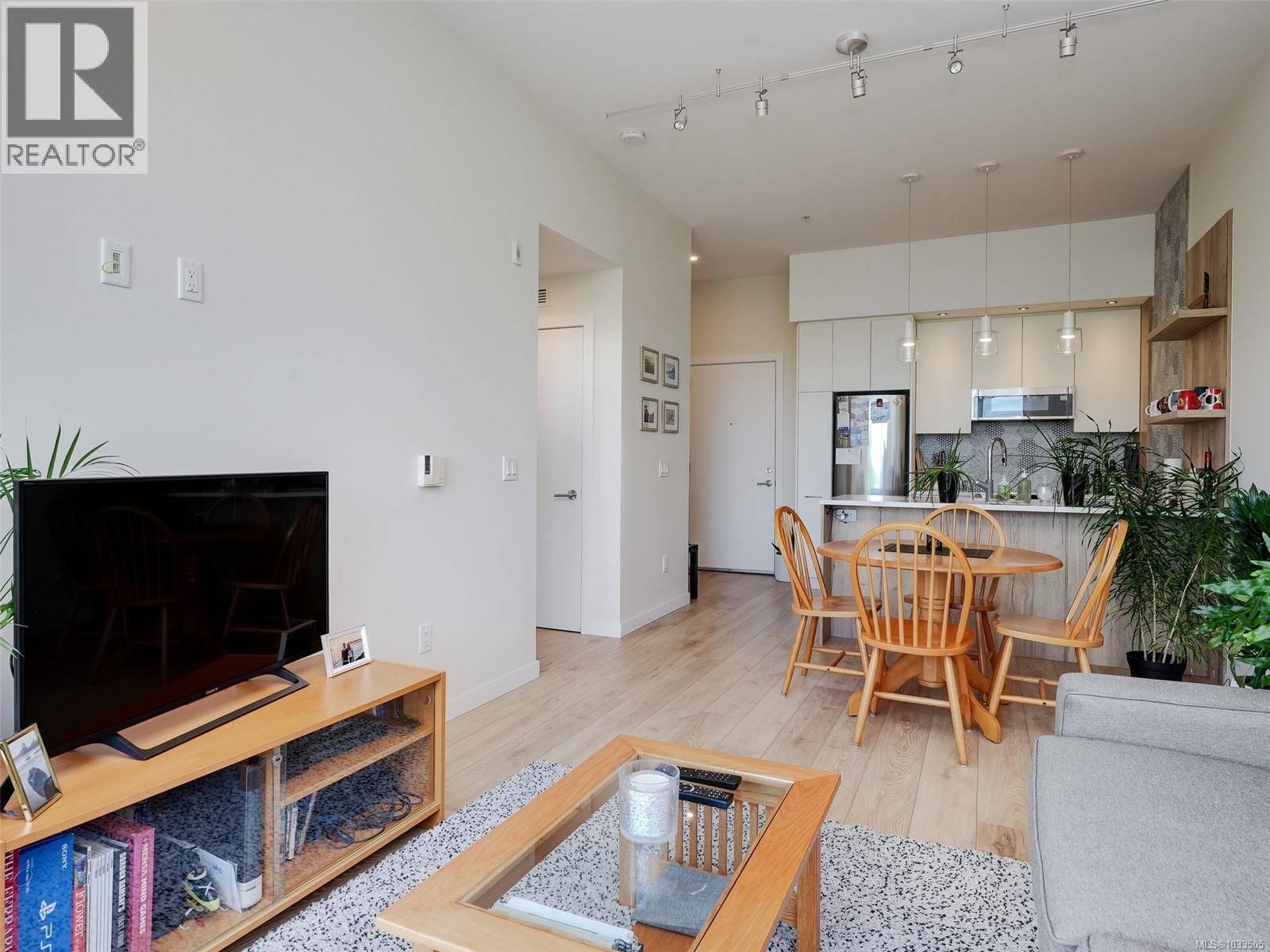 404 1588 North Dairy Road property photo